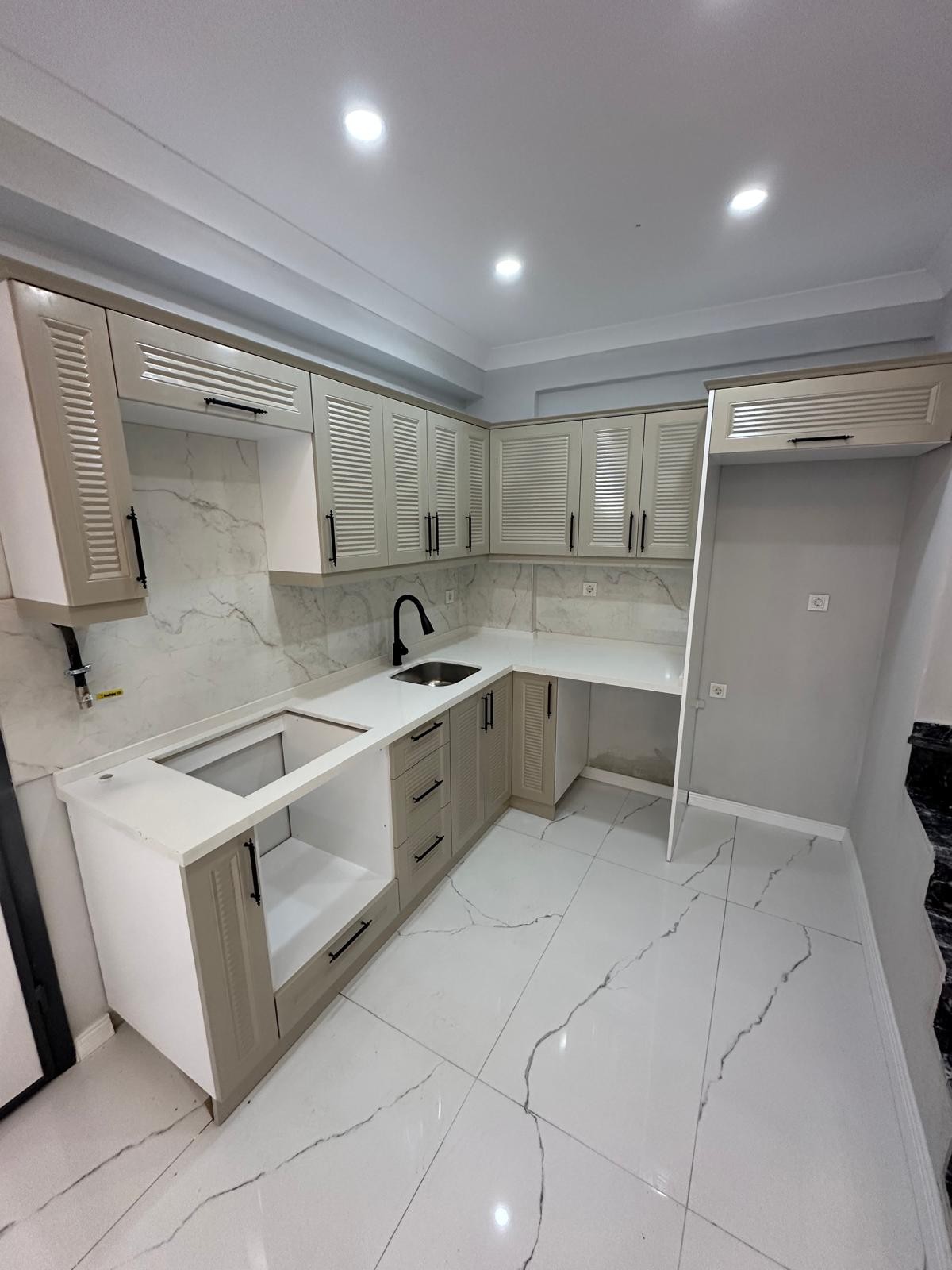 MÜSTAKİL GİRİŞ, MÜSTAKİL BAHÇE, HAVUZLU, KOMBİ-PETEK 4+1 TRİPLEKS VİLLA! KOCAALİ ALANDERE MH