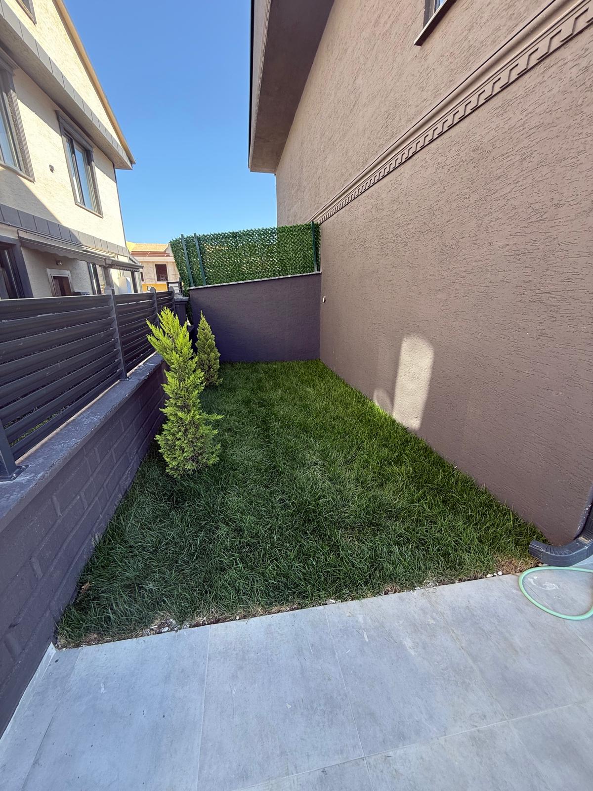 KIŞ BAHÇELİ-ULTRA GENİŞ EMSALSİZ BAHÇE, HAVUZLU, MERKEZ PLAJ, LÜKS DİZAYN 4+1 TRİPLEKS VİLLA! KOCAALİ YAYLA MH