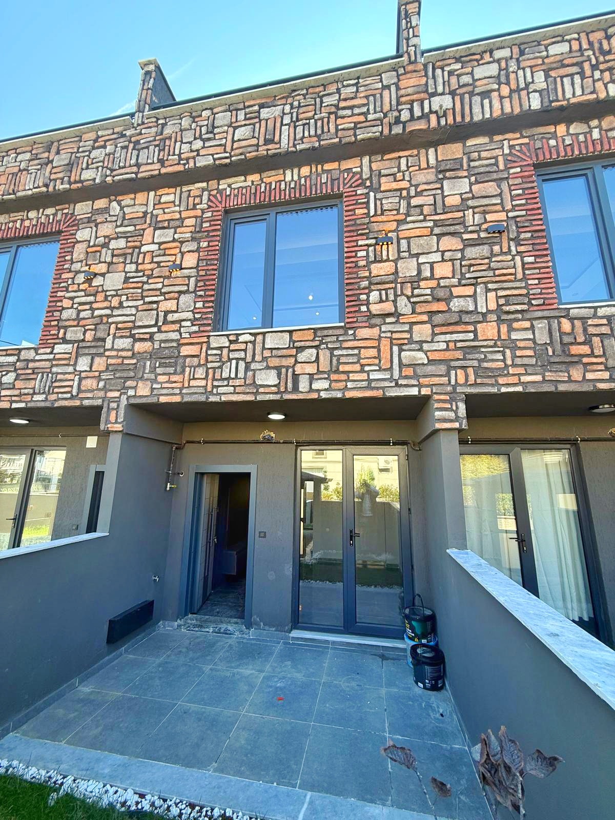 PLAJA 250METRE, AYRI KONSEPT MUTFAK, YERDEN ISITMA, ÖN-ARKA ÇİFT BAHÇE 4+1 TRİPLEKS VİLLA! KOCAALİ YAYLA MH