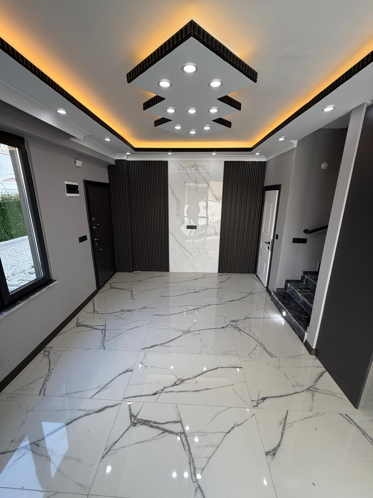 HAVUZLU, ARKA CEPHE, PLAJA 70METRE, LÜKS DİZAYN, YERDEN ISITMA 3+1 TRİPLEKS VİLLA! KOCAALİ ALANDERE MH