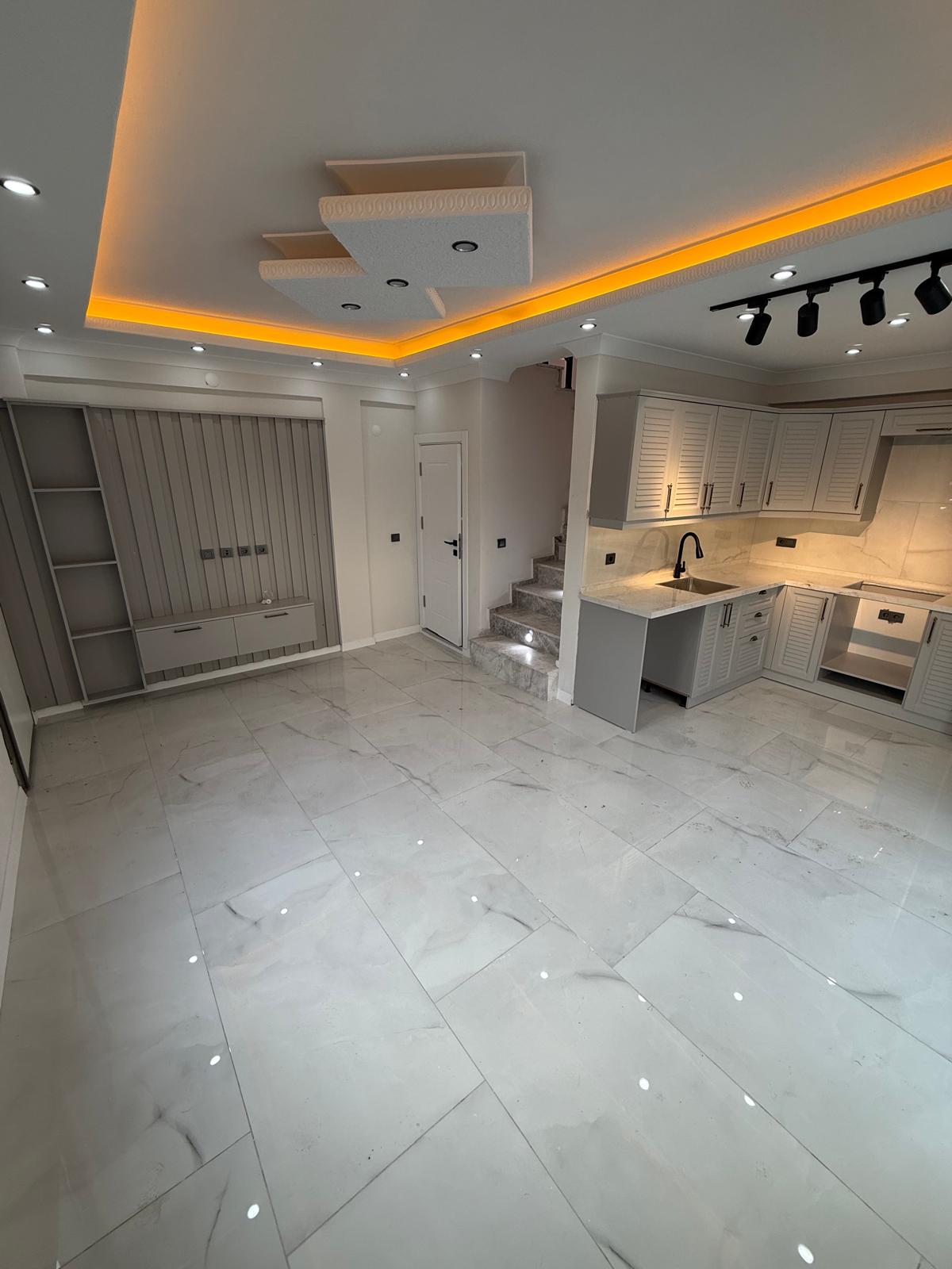 MERKEZ PLAJ, FIRSAT FİYAT, ÖN CEPHE, LÜKS DİZAYN, ALAÇATI TAŞ KONSEPT, EBEVEYN BANYO 3+1 TRİPLEKS VİLLA! KOCAALİ YALI MH