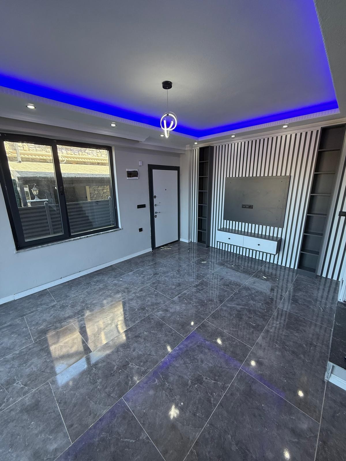 EMSALSİZ FIRSAT FİYATLI, MERKEZ PLAJ, HAVUZLU, ÖN CEPHE, LÜKS DİZAYN, PLAJA 225METRE 3+1 TRİPLEKS VİLLA! KOCAALİ YAYLA MH