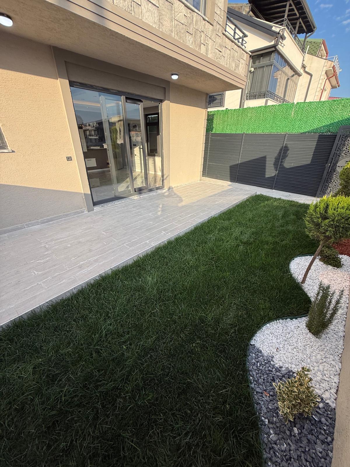 MERKEZ PLAJ, ÖN CEPHE, LÜKS DİZAYN, 105m2 KENDİNE AİT ARSASI, EBEVEYN BANYO 3+1 TRİPLEKS VİLLA! KOCAALİ YALI MH