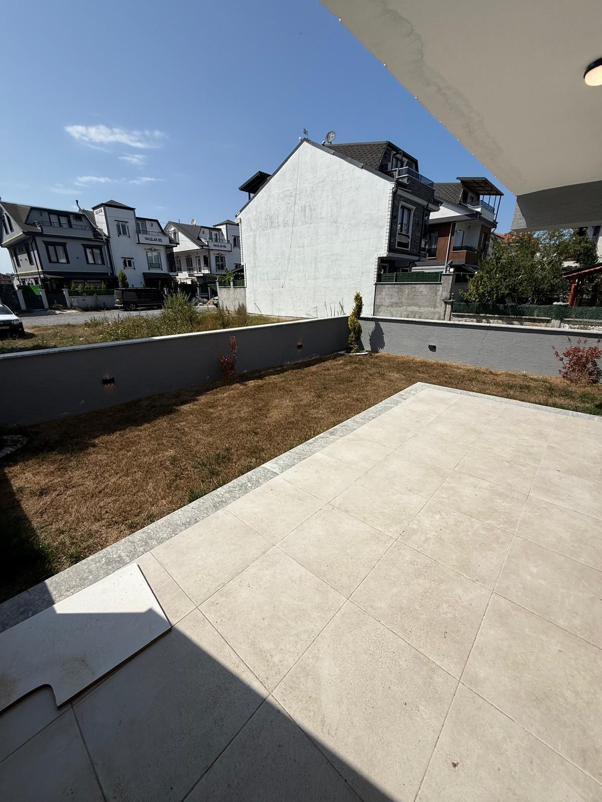 GENİŞ BAHÇE, YERDEN ISITMA, ARKA CEPHE, EBEVEYN BANYOLU 3+1 TRİPLEKS VİLLA! KOCAALİ ALANDERE MH