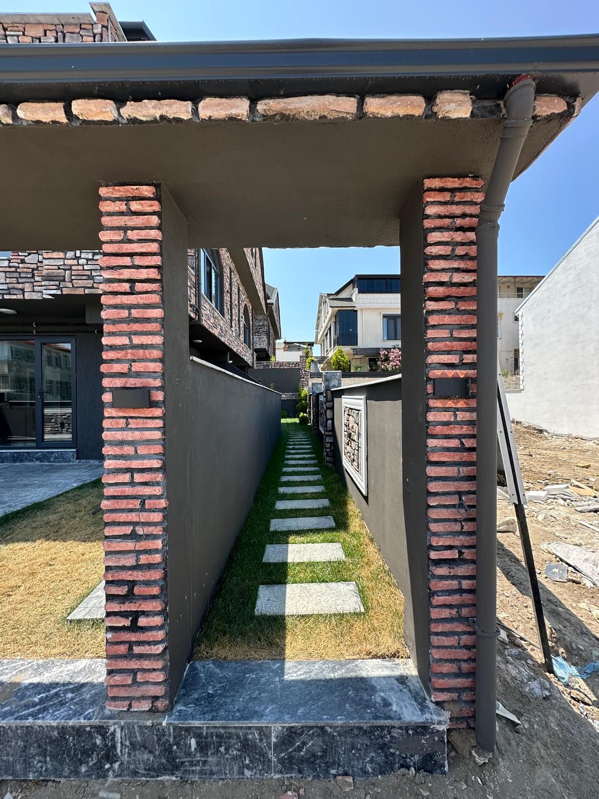 LÜKS DİZAYN, MİNİ DENİZ MANZARALI, MERKEZ PLAJ, HAVUZLU, 4+1 TRİPLEKS VİLLA! KOCAALİ YALI MH