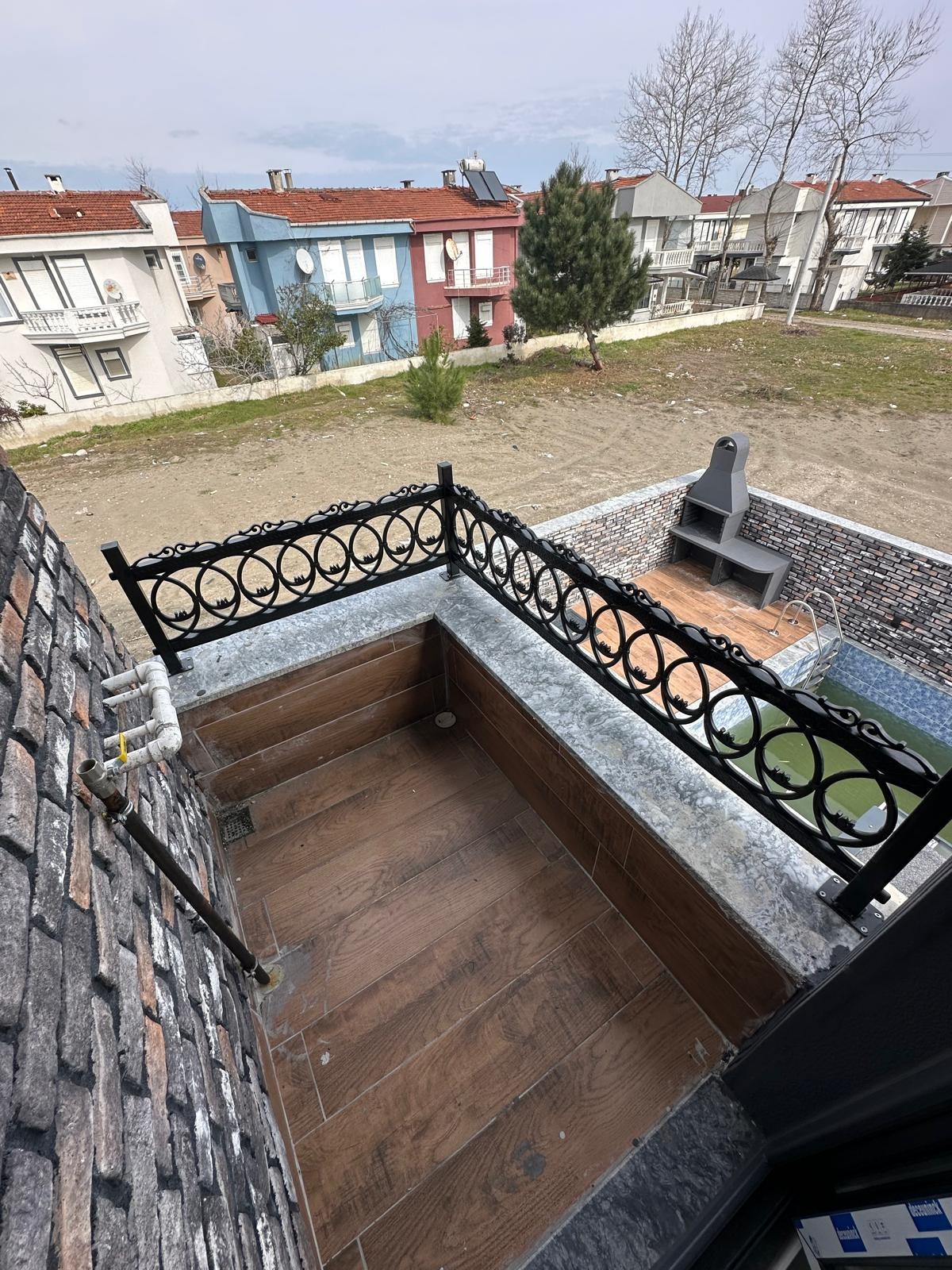 DENİZE 50 METRE, TAŞ KONSEPT, BARBEKÜLÜ, HAVUZLU, EBEVEYN BANYOLU 3+1 TRİPLEKS VİLLA! KOCAALİ ALANDERE MH 