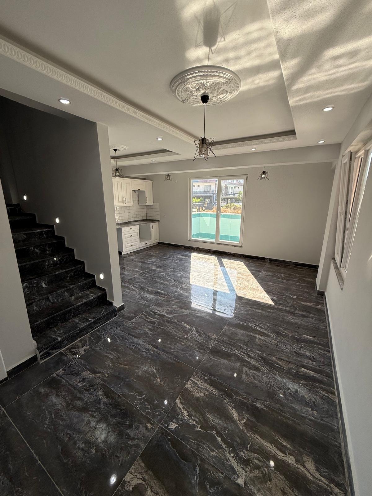 HAVUZLU, VERANDALI, EBEVEYN BANYOLU, PLAJA 180METRE 3+1 TRİPLEKS VİLLA! KOCAALİ ALANDERE MH