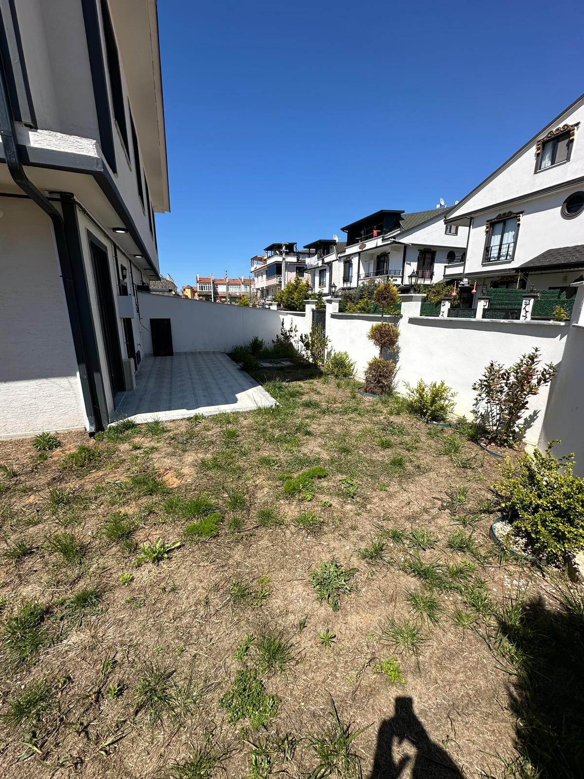 ULTRA GENİŞ BAHÇE ALANLI, KÖŞE PARSEL, EBEVEYN BANYOLU F/P 3+1 TRİPLEKS VİLLA! KOCAALİ YALI MH 