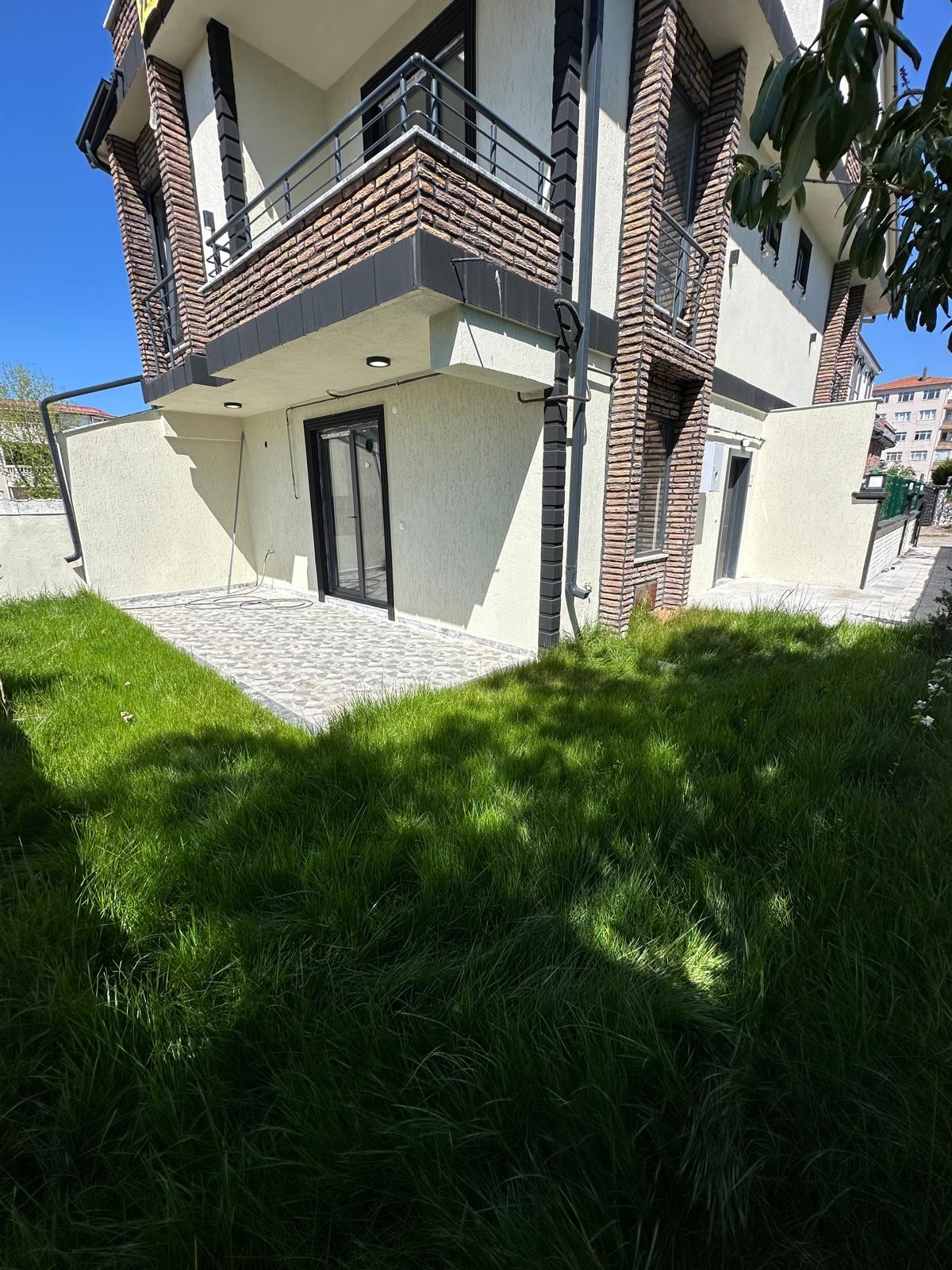 MERKEZ PLAJ, ÖN-ARKA CEPHE SEÇENEKLİ(ARKA), YERDEN ISITMA 3+1 TRİPLEKS VİLLA! KOCAALİ YALI MH