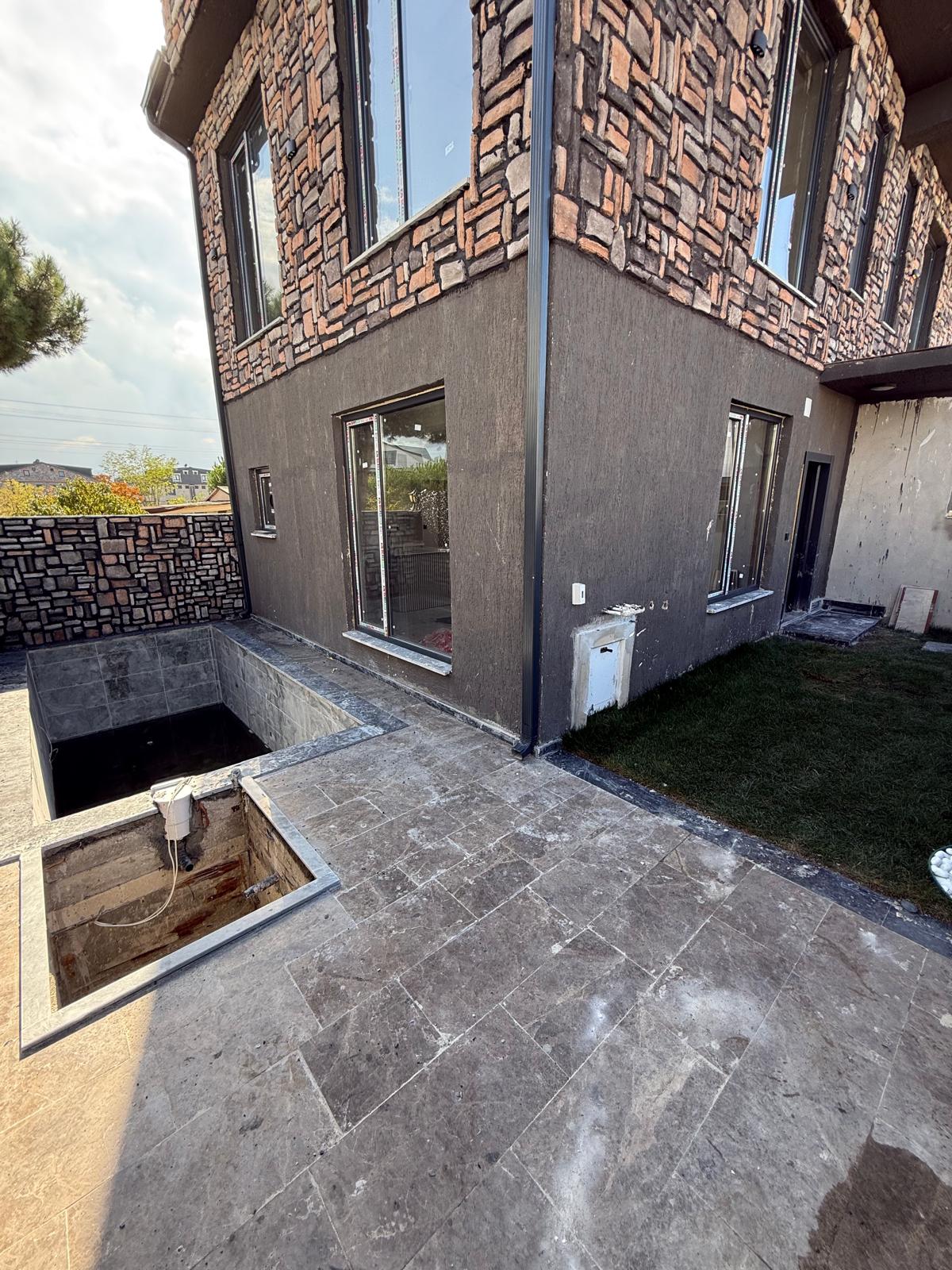 HAVUZLU, PLAJA 160 METRE, LÜKS DİZAYN, EBEVEYN BANYO, HAVUZLU, 3+1 TRİPLEKS VİLLA! KOCAALİ YAYLA MH