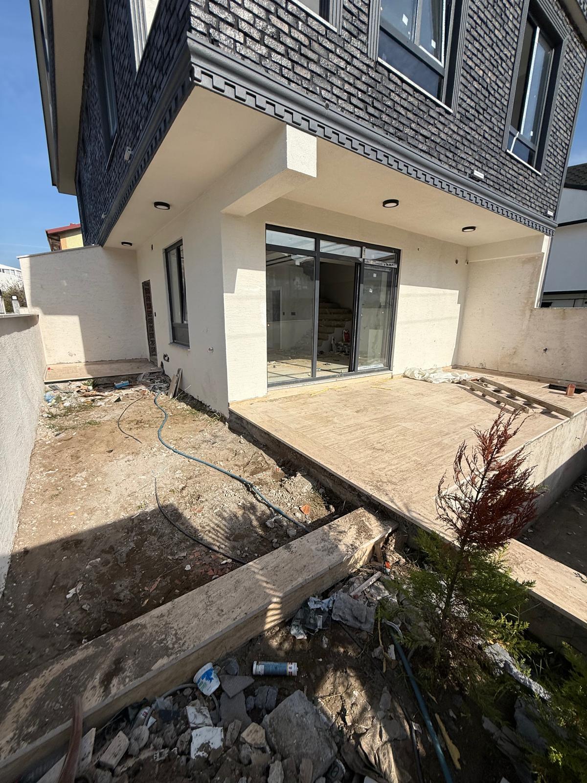 HAVUZLU, ÖN CEPHE, LÜKS DİZAYN, ÇİFT EBEVEYN BANYOLU 3+1 TRİPLEKS VİLLA! KOCAALİ ALANDERE MH