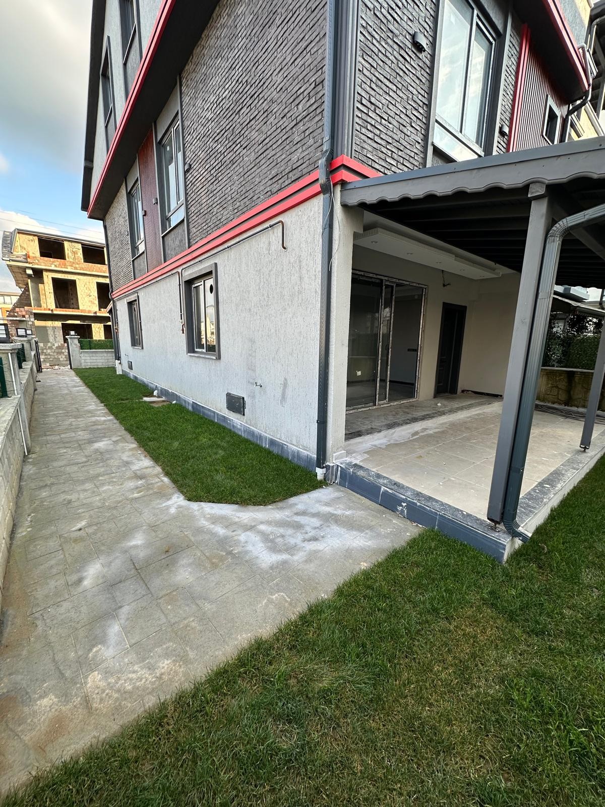 ÖN-ARKA CEPHE SEÇENEKLİ, GRANİT ZEMİN, EBEVEYN BANYOLU, YERDEN ISITMA 3+1 TRİPLEKS! KOCAALİ ALANDERE MH