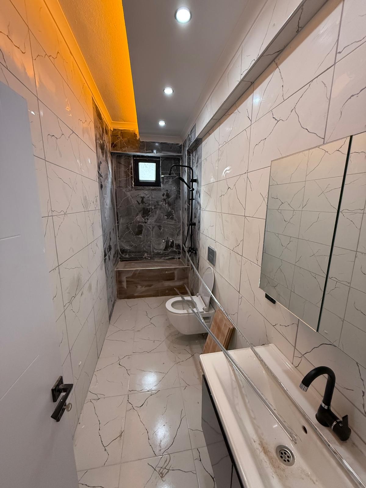 ARKA CEPHE, MÜSTAKİL GİRİŞ-BAHÇE, EBEVEYN BANYO 3+1 TRİPLEKS VİLLA! KOCAALİ ALANDERE MH