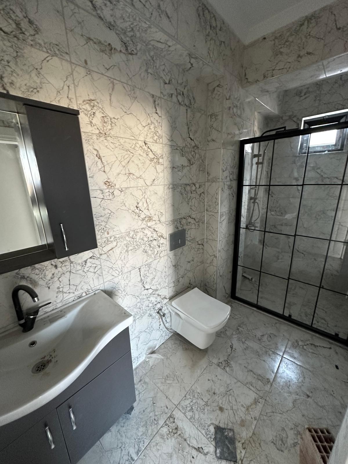 ÖN-ARKA CEPHE SEÇENEKLİ, GRANİT ZEMİN, EBEVEYN BANYOLU, YERDEN ISITMA 3+1 TRİPLEKS! KOCAALİ ALANDERE MH
