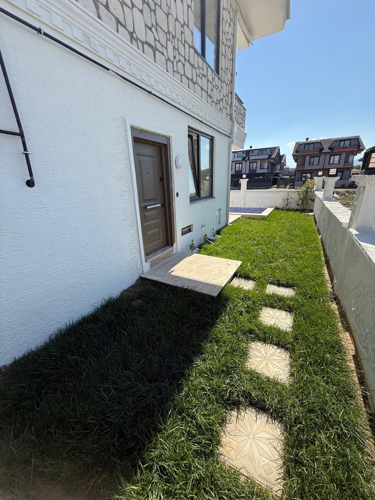 MERKEZ PLAJ, ÖN-ARKA CEPHE SEÇENEKLİ-ARKA, ALAÇATI TAŞ KONSEPT 4+1 TRİPLEKS VİLLA! KOCAALİ YAYLA MH