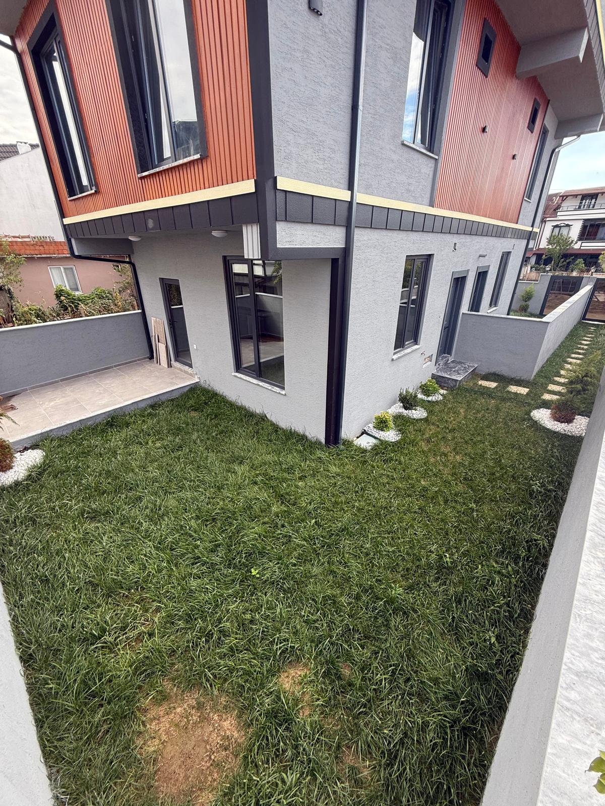 MERKEZ PLAJ, ARKA CEPHE, KOMPLE GRANİT ZEMİN, YERDEN ISITMA, LÜKS DİZAYN 3+1 VİLLA! KOCAALİ YALI MH