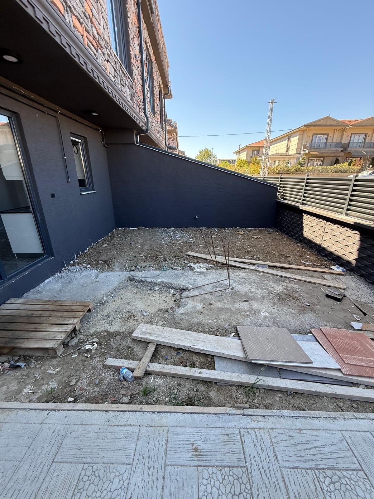 EMSALSİZ FIRSAT FİYATLI, MERKEZ PLAJ, HAVUZLU, ÖN CEPHE, LÜKS DİZAYN, PLAJA 225METRE 3+1 TRİPLEKS VİLLA! KOCAALİ YAYLA MH