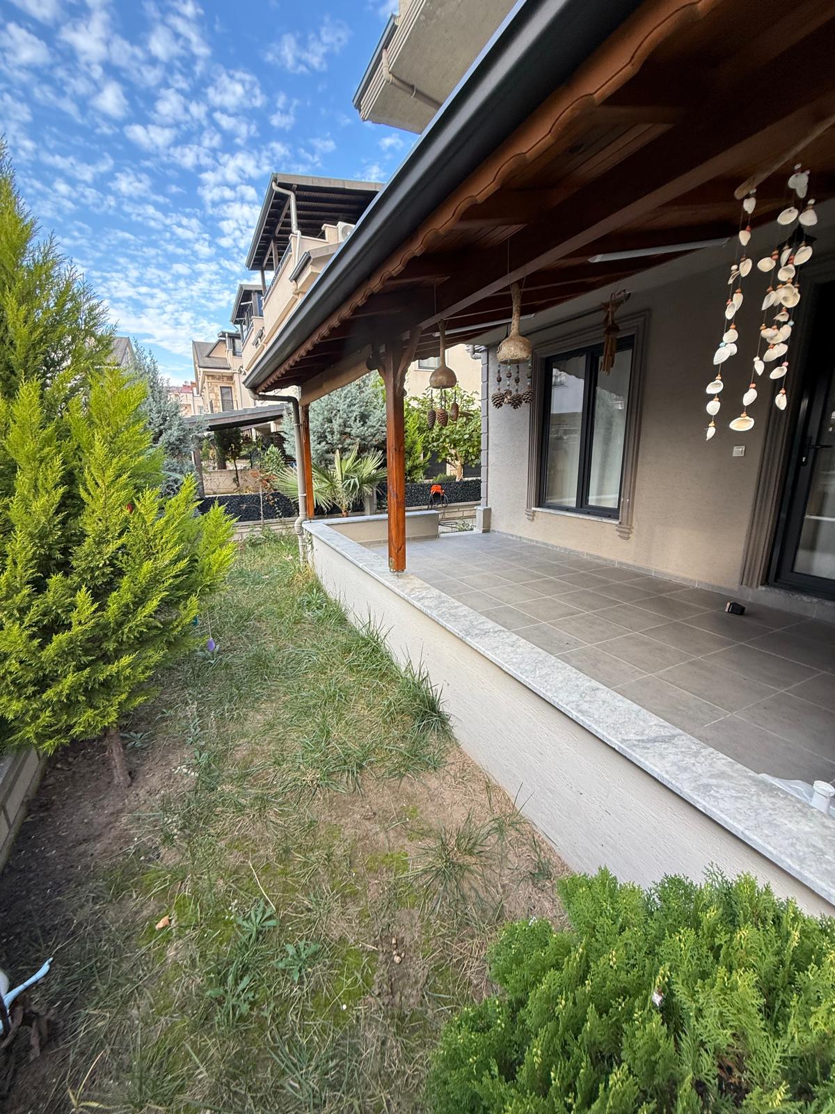 MERKEZ PLAJ, ARKA CEPHE, PLAJA 200METRE, EBEVEYN BANYOLU TRİPLEKS 3+1 VİLLA! KOCAALİ YALI MH