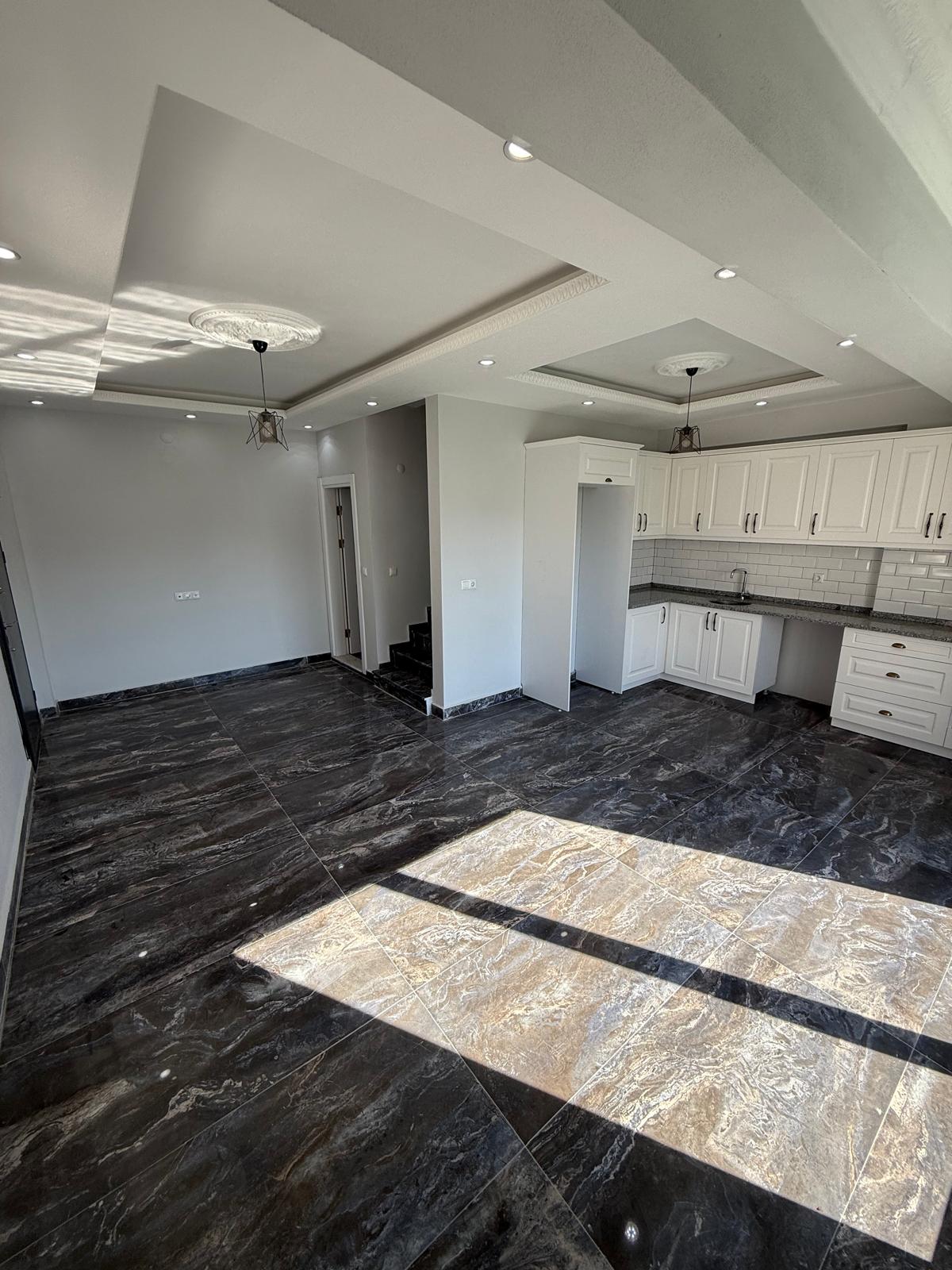 HAVUZLU, VERANDALI, EBEVEYN BANYOLU, PLAJA 180METRE 3+1 TRİPLEKS VİLLA! KOCAALİ ALANDERE MH