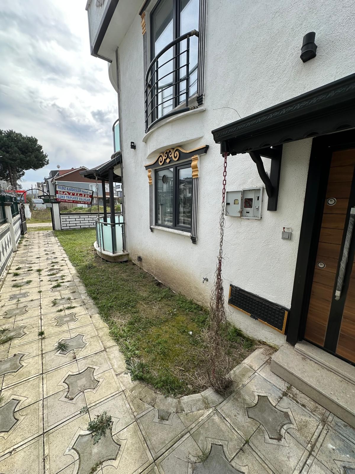 MÜSTAKİL GİRİŞLİ, GENİŞ BAHÇE ALANLI, EBEVEYN BANYOLU 3+1 TRİPLEKS VİLLA! KOCAALİ ALANDERE MH