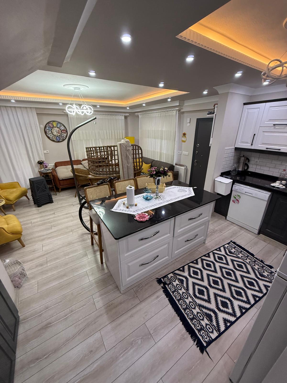 MERKEZ PLAJ, ARKA CEPHE, PLAJA 200METRE, EBEVEYN BANYOLU TRİPLEKS 3+1 VİLLA! KOCAALİ YALI MH