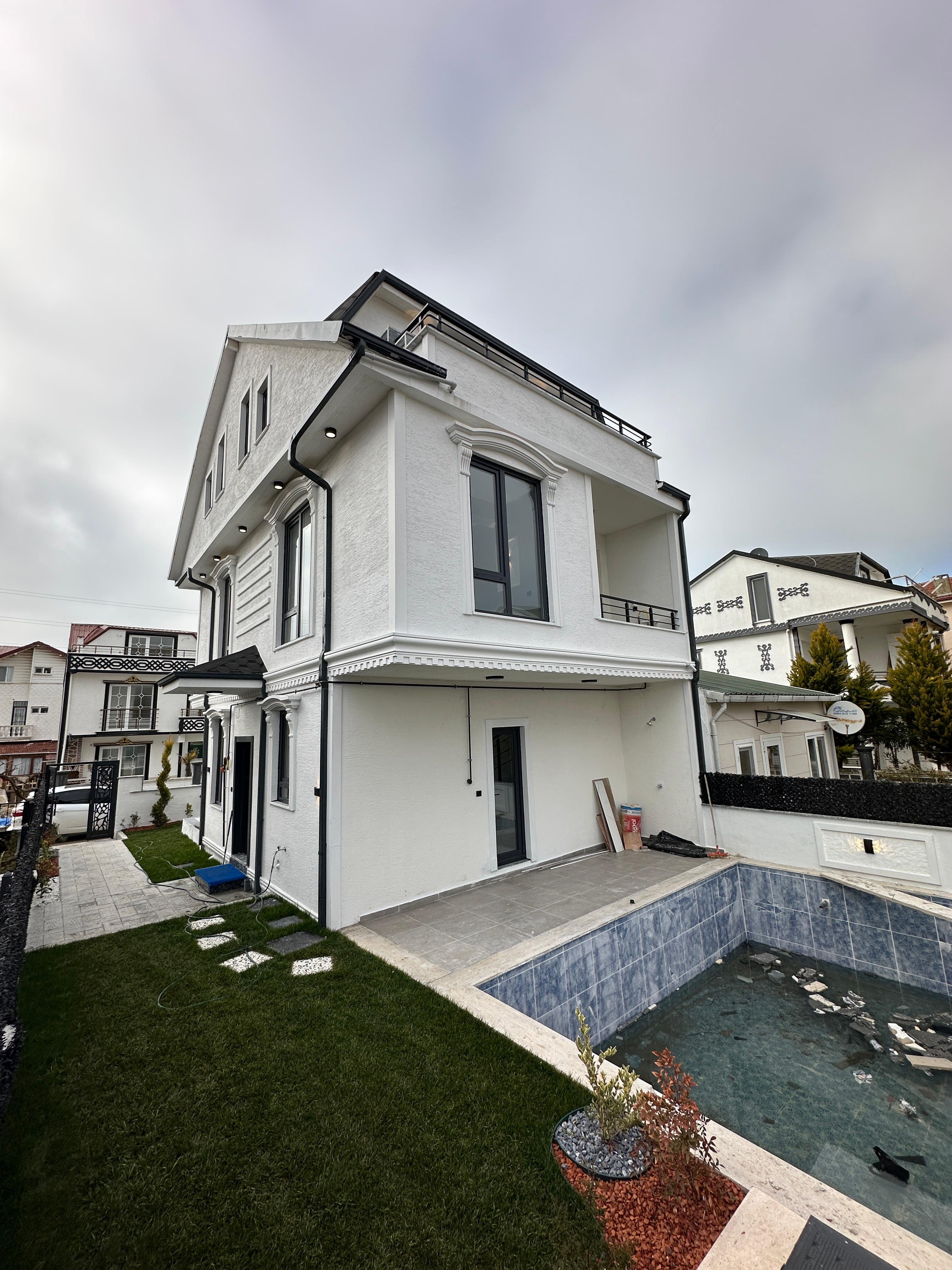 HER KAT DENİZ MANZARALI(50M), GENİŞ BİNA KULLANIM ALANLI, HAVUZLU, TAM BAĞIMSIZ 4+1 MÜSTAKİL TRİPLEKS! KOCAALİ YAYLA MH