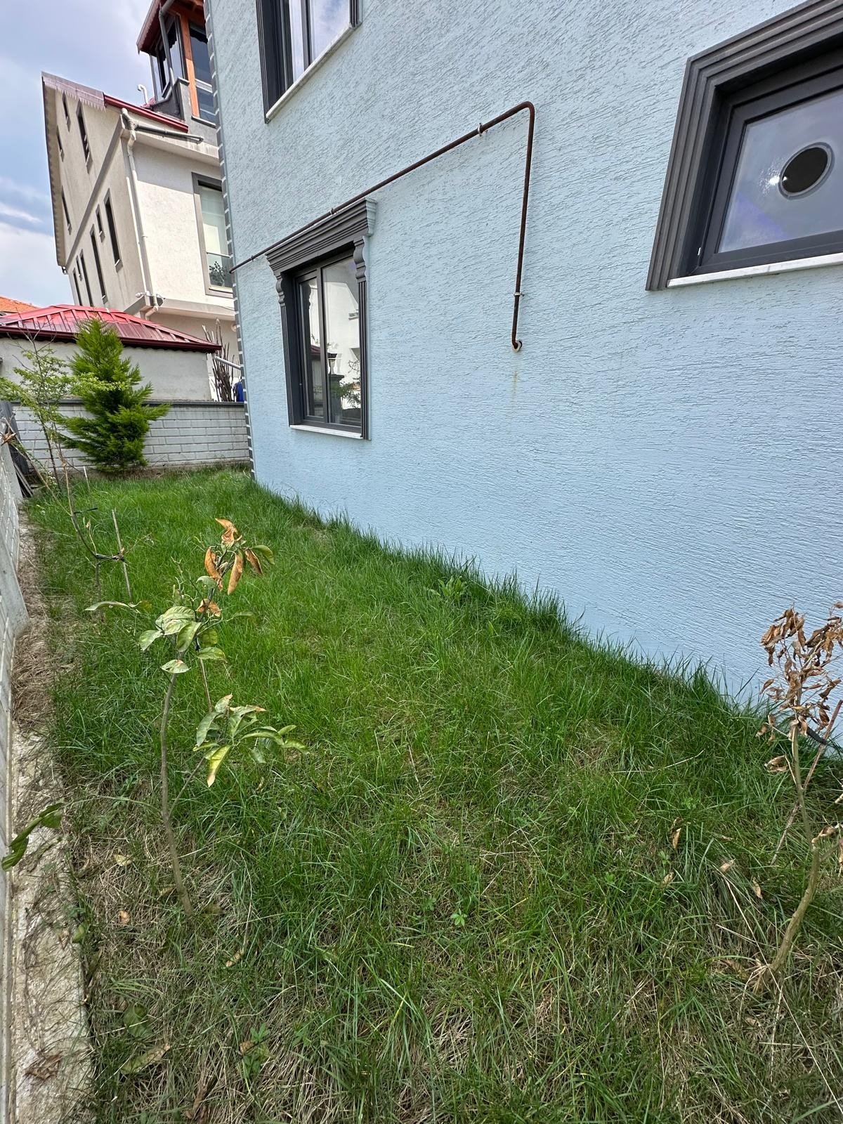 KENDİNE GARAJLI, 3 CEPHE GENİŞ BAHÇE ALANI, KOMBİ(PETEK), 4+1 TRİPLEKS VİLLA! KOCAALİ ALANDERE MH