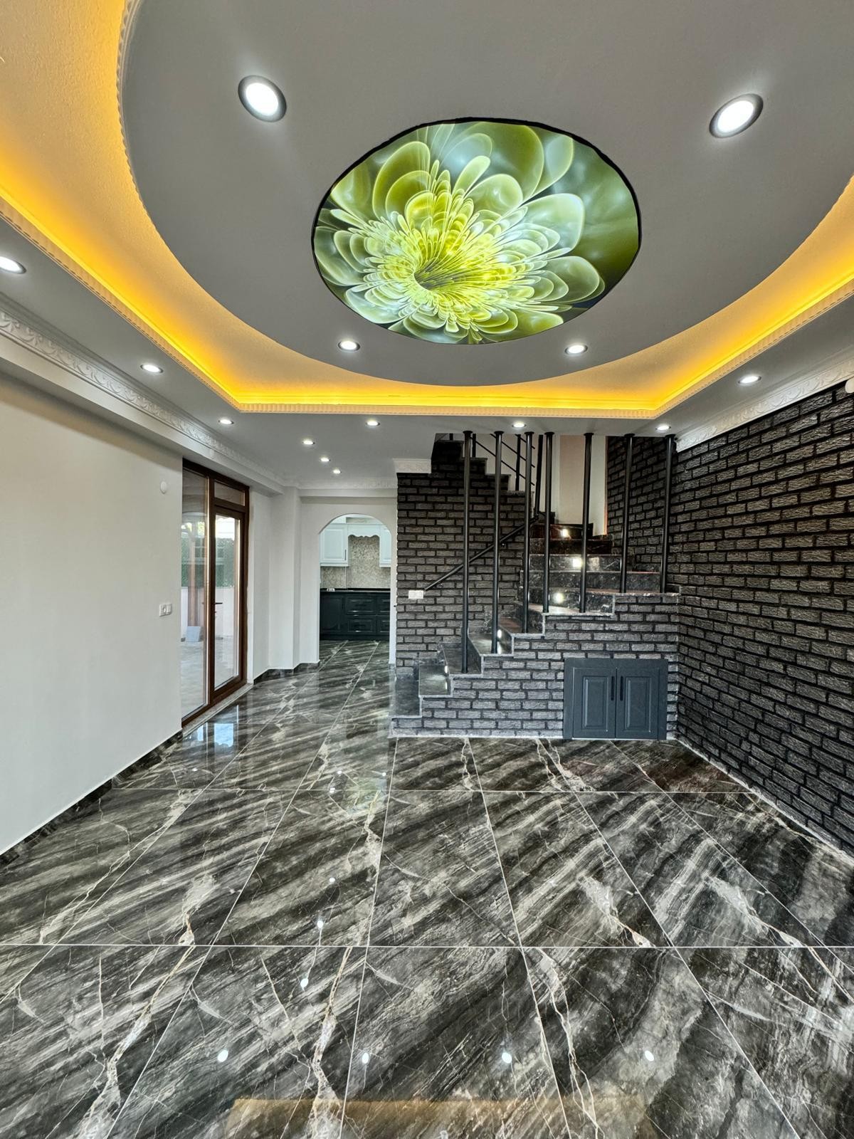 245m2 ARSA İÇİNDE, LÜKS TASARIM, AYRI MUTFAK, VERANDALI 4+1 TRİPLEKS! KOCAALİ ALANDERE MH