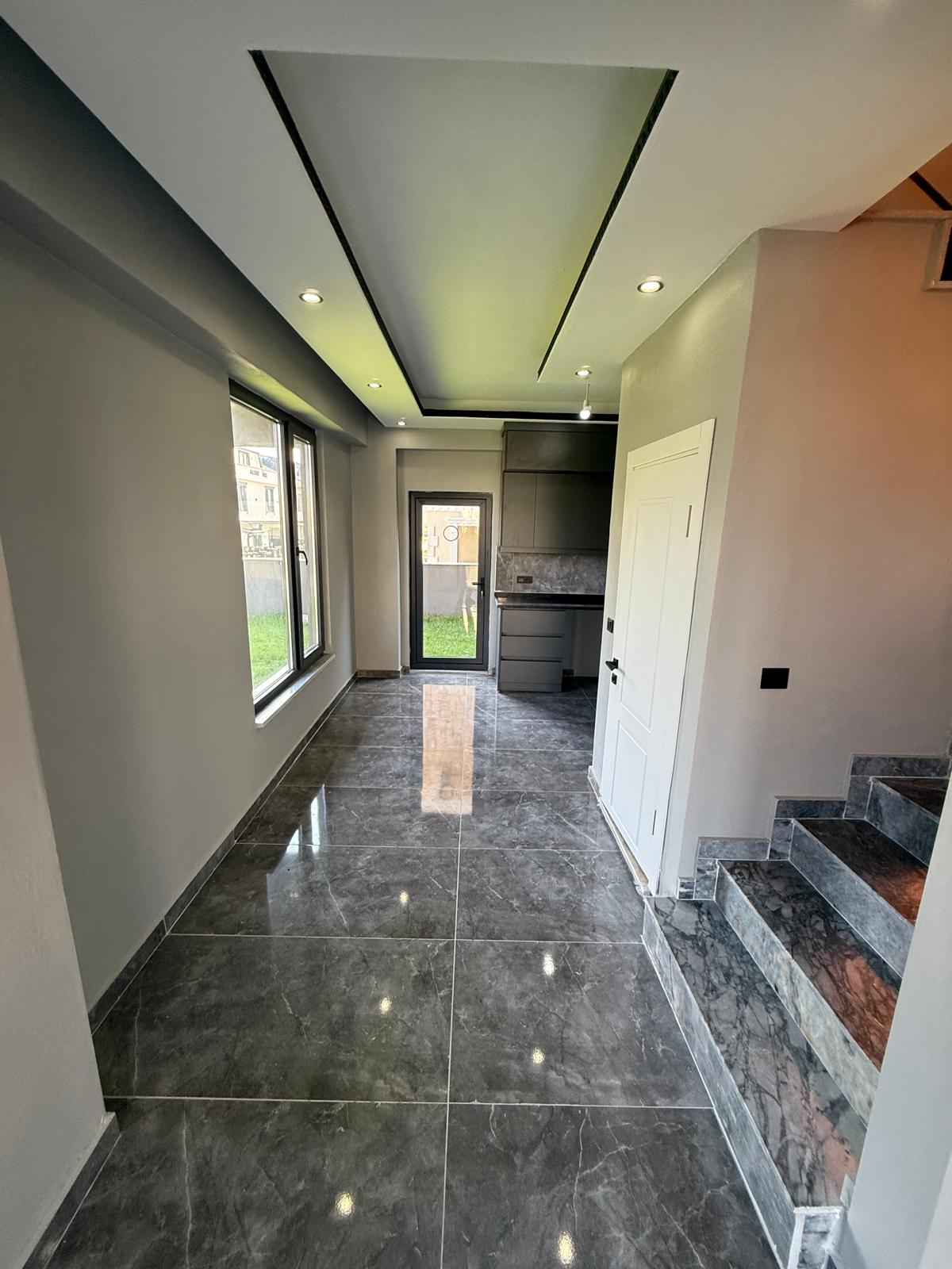 KÖŞE PARSEL, ULTRA GENİŞ BAHÇE, MERKEZ PLAJ, HAVUZLU, AYRI KONSEPT MUTFAK  4+1 TRİPLEKS VİLLA! KOCAALİ YAYLA MH