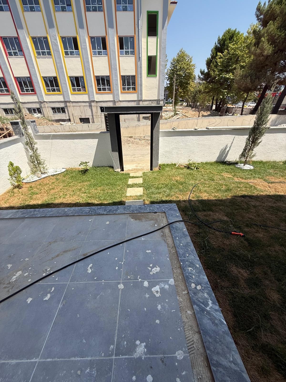 YOLA CEPHE, OKUL YANI, MÜSTAKİL GİRİŞ-BAHÇE, EBEVEYN BANYO, MERKEZ PLAJ 3+1 TRİPLEKS ! KOCAALİ YALI MH