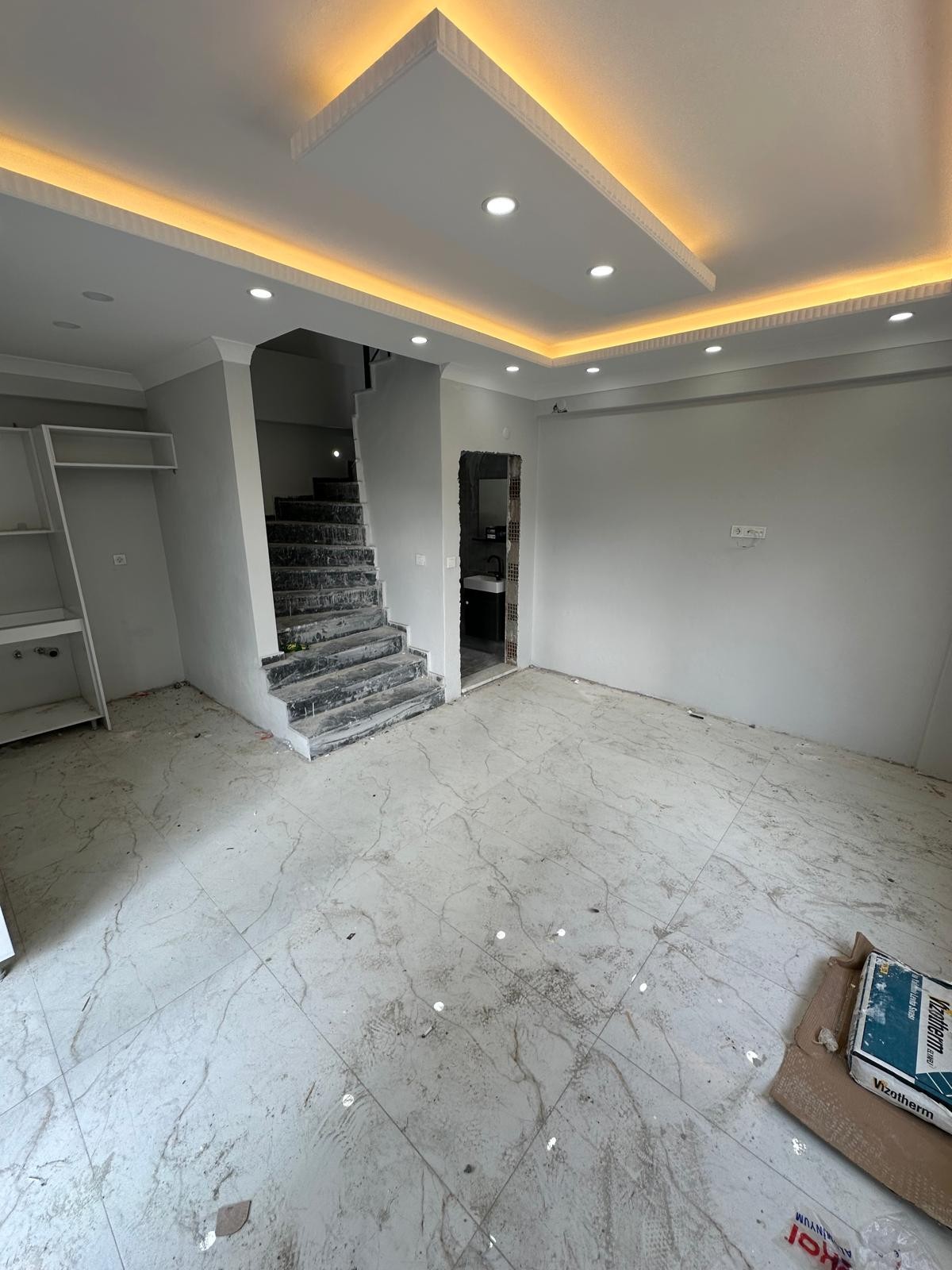 TERAS DENİZ MANZARALI, FİYAT/PERFORMANS HAVUZLU, YERDEN ISITMA 3+1 TRİPLEKS VİLLA! KOCAALİ ALANDERE MH