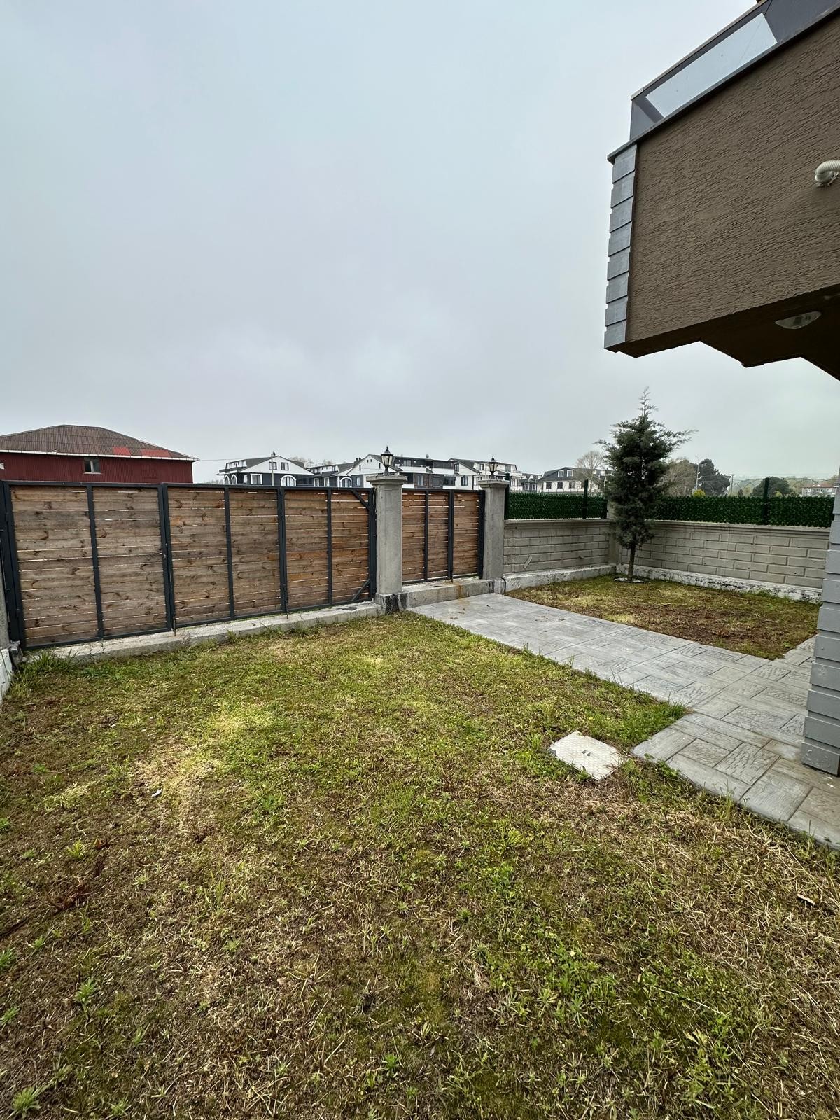 210m2 ARSA İÇİNDE, İLÇEMİZİN EN UYGUN FİYATLI, ULTRA GENİŞ BAHÇELİ, KENDİNE GARAJLI 4+1 MÜSTAKİL TRİPLEKS VİLLASI! KOCAALİ ALANDERE MH
