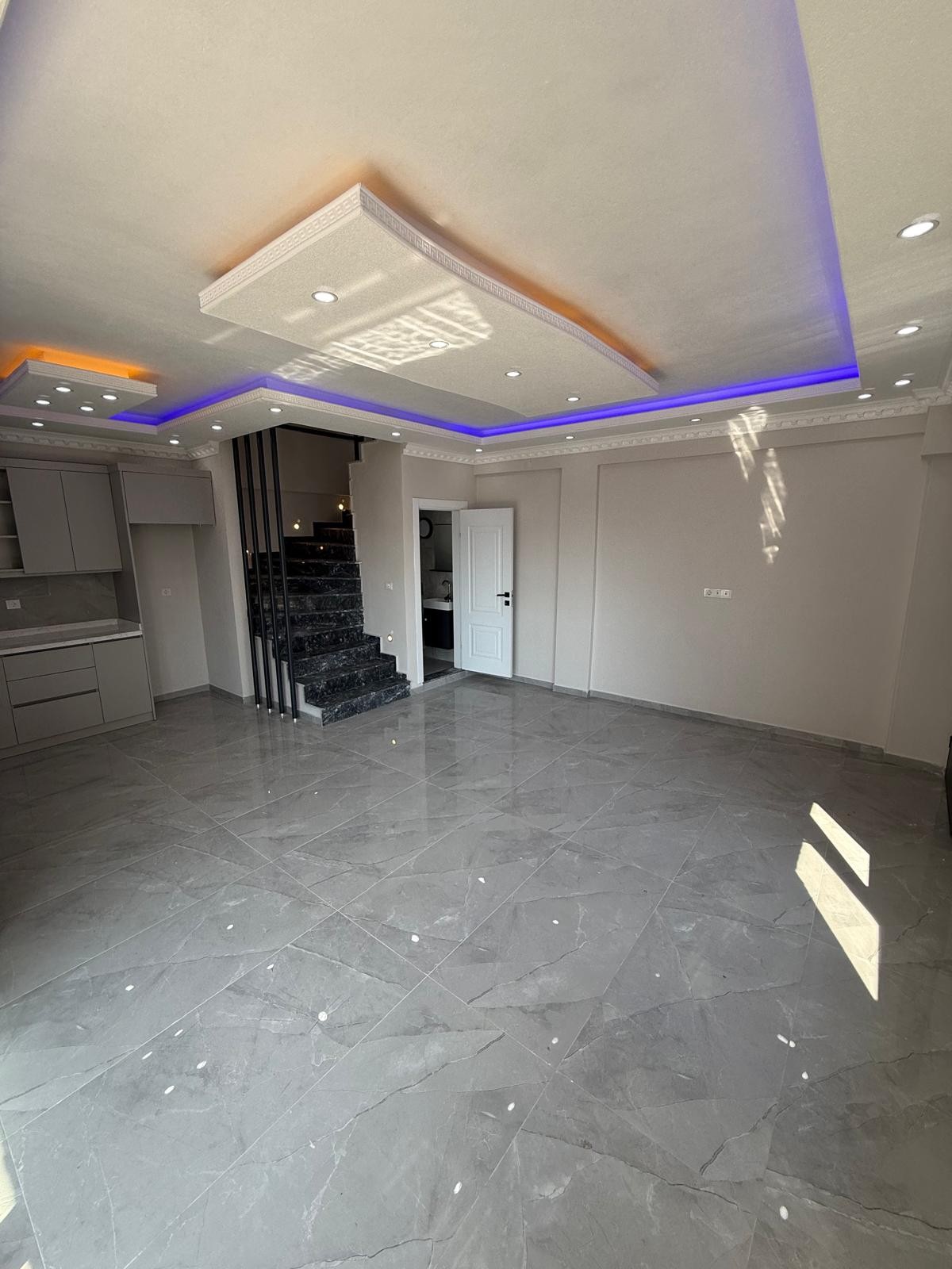 KAPANMAZ DENİZ MANZARALI, PLAJA 30METRE, ALAÇATI TAŞ KONSEPT, ARKA CEPHE, HAVUZLU 4+1 TRİPLEKS VİLLA! KOCAALİ ALANDERE MH