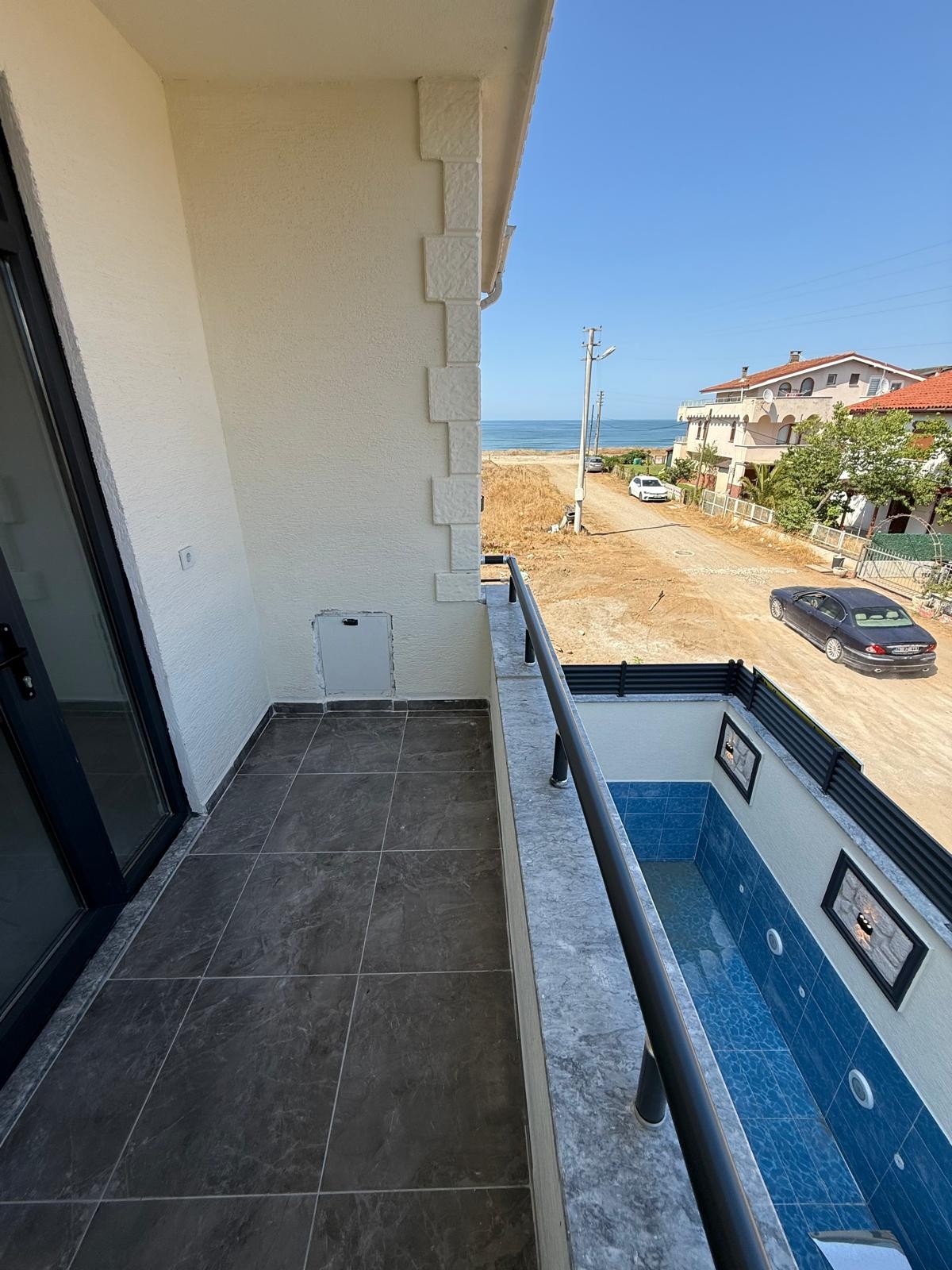 KAPANMAZ DENİZ MANZARALI, PLAJA 30METRE, ALAÇATI TAŞ KONSEPT, ÖN CEPHE, HAVUZLU 4+1 TRİPLEKS VİLLA! KOCAALİ ALANDERE MH