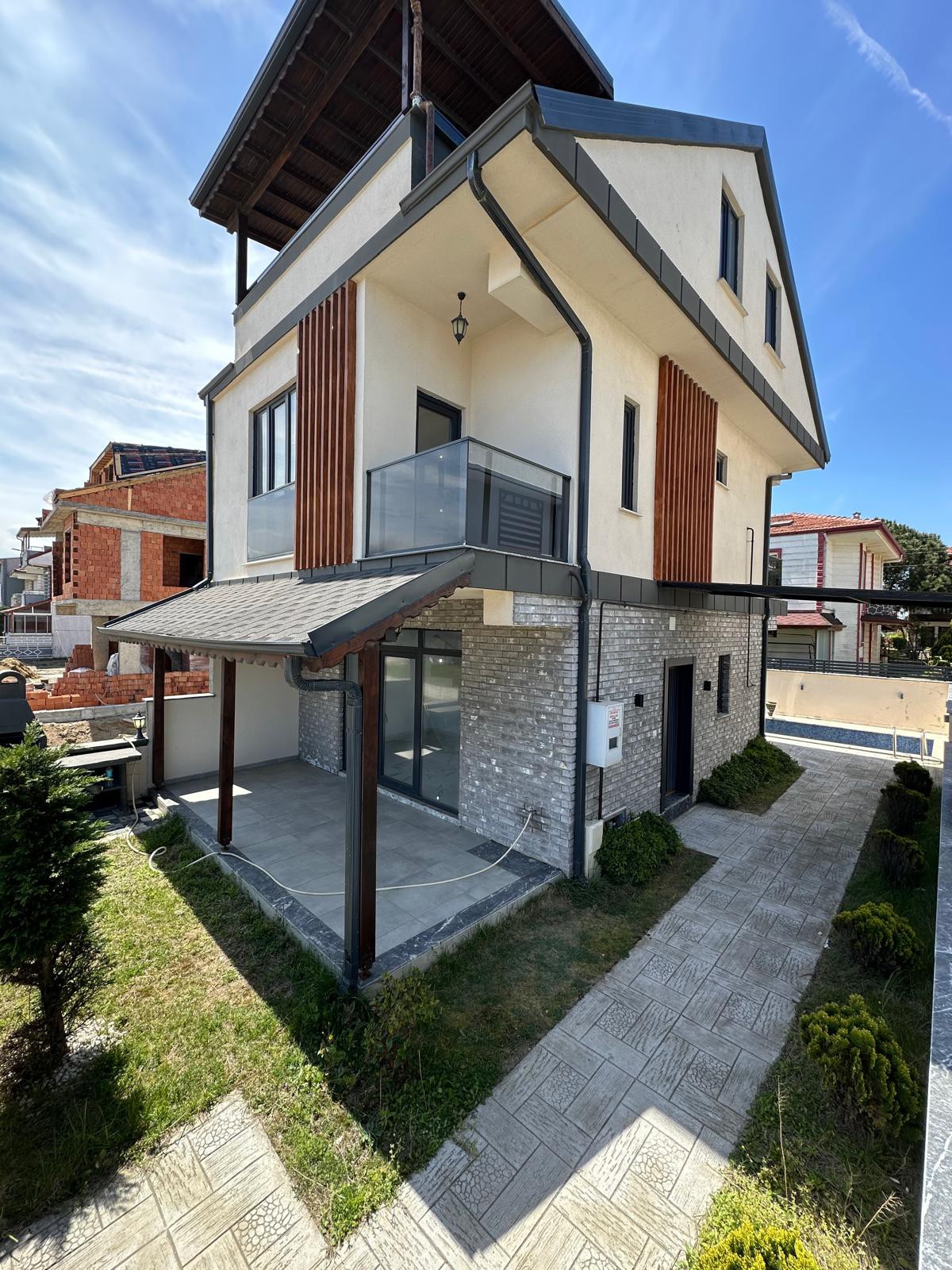 162m2 ARSA İÇİNDE, DENİZ MANZARALI(3.PARSEL), HAVUZLU, TAM BAĞIMSIZ MÜSTAKİL 3+1 TRİPLEKS! KOCAALİ YALI MH