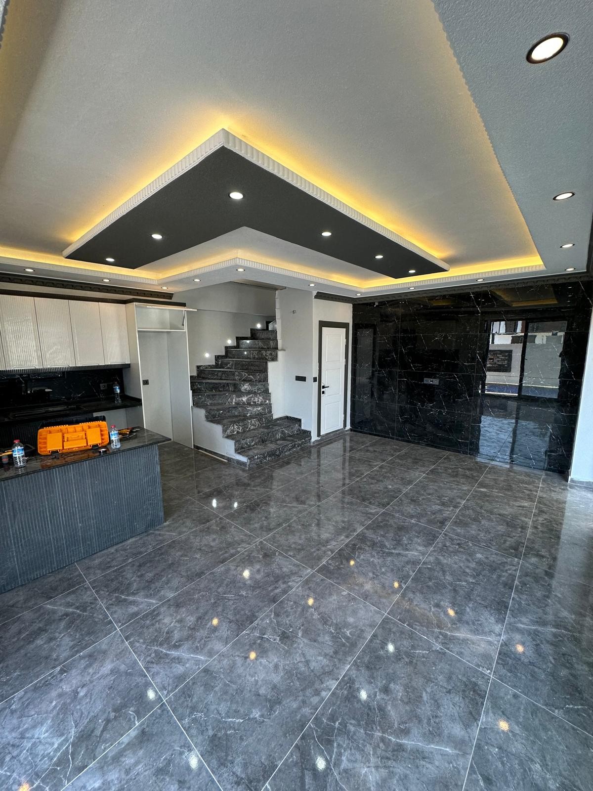 LÜKS DİZAYN, ULTRA GENİŞ 3 CEPHE BAHÇE, EBEVEYN BANYOLU, HAVUZLU 4+1 TRİPLEKS VİLLA! KOCAALİ ALANDERE MH