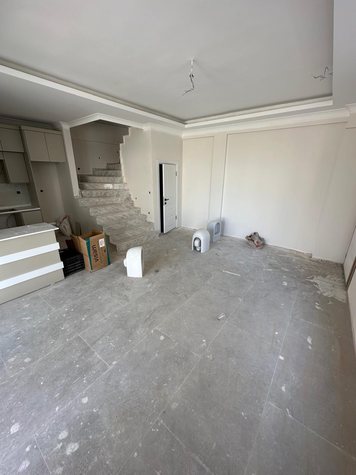 ALAÇATI TAŞ KONSEPT, MERKEZ PLAJ, YERDEN ISITMA, ÖN CEPHE 3+1 TRİPLEKS VİLLA! KOCAALİ YALI MH