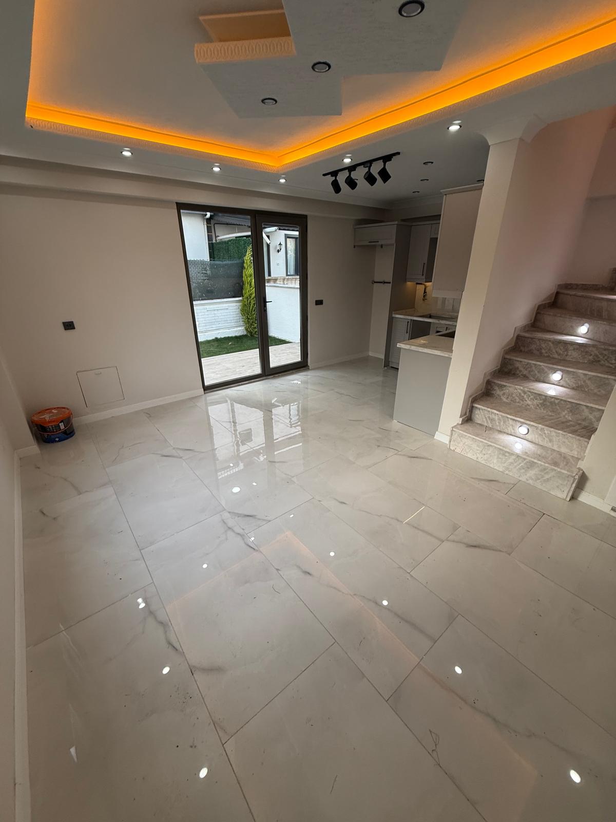 MERKEZ PLAJ, F/P, ARKA CEPHE, LÜKS DİZAYN, ALAÇATI TAŞ KONSEPT, EBEVEYN BANYO 3+1 TRİPLEKS VİLLA! KOCAALİ YALI MH