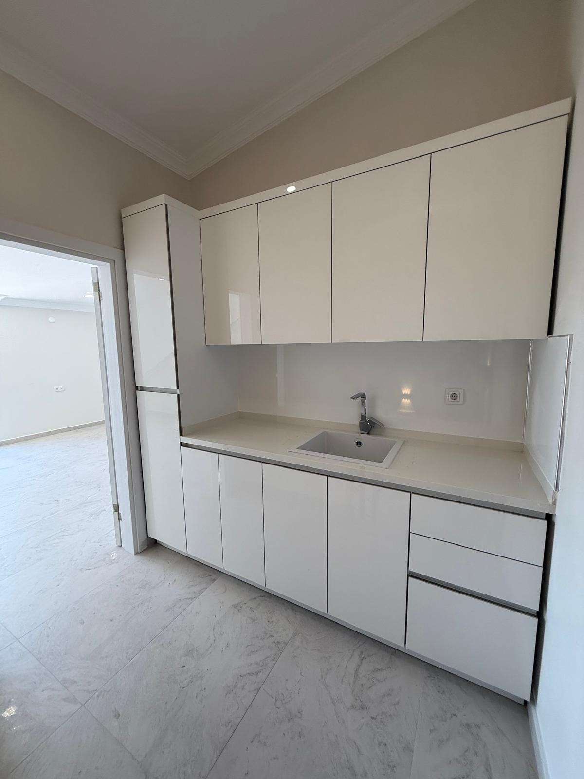 JAKUZİLİ, KÖŞE PARSEL, EBEVEYN BANYOLU, HAVUZLU, GENİŞ BAHÇE ALANLI  4+1 TRİPLEKS VİLLA! KOCAALİ ALANDERE MH