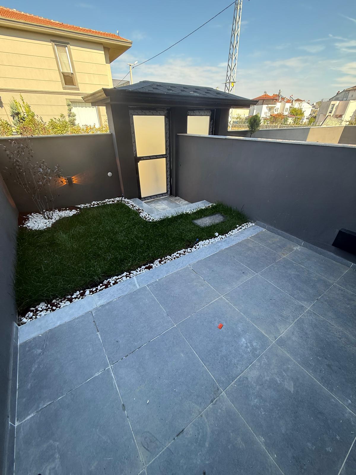 PLAJA 250METRE, AYRI KONSEPT MUTFAK, YERDEN ISITMA, ÖN-ARKA ÇİFT BAHÇE 4+1 TRİPLEKS VİLLA! KOCAALİ YAYLA MH