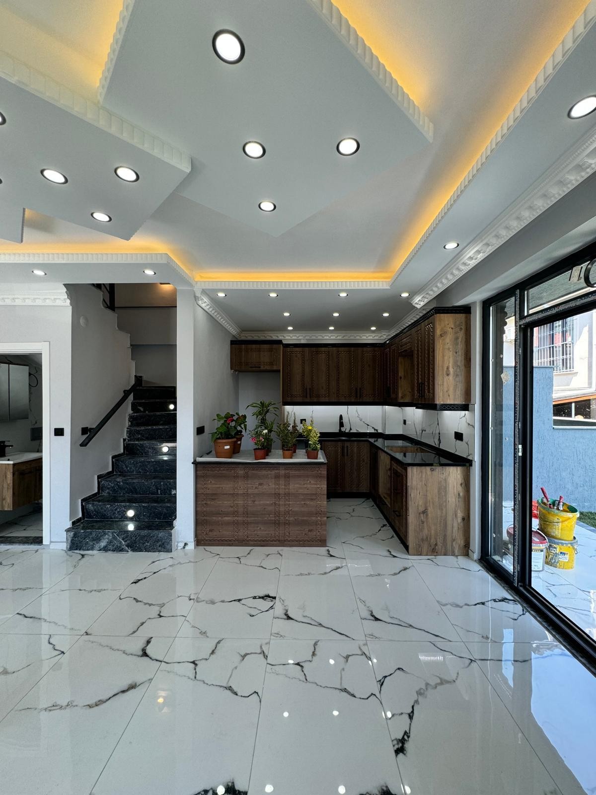 HAVUZ veya KIŞ BAHÇESİ EKLENEBİLİR ULTRA GENİŞ BAHÇE, YERDEN ISITMA PLAJ MERKEZE 5DK, 4+1 TRİPLEKS VİLLA! KOCAALİ YALI MH