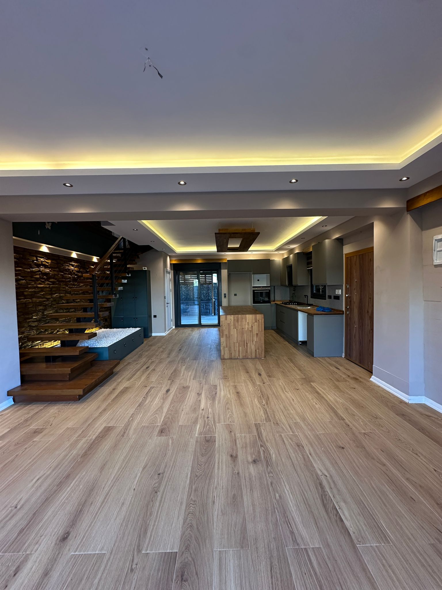 ULTRA LÜKS, 216m2 ARSA İÇİNDE TAM BAĞIMSIZ MÜSTAKİL! HAVUZLU, JAKUZİLİ, ULTRA GENİŞ BAHÇE, KENDİNE GARAJLI 4+1 TRİPLEKS VİLLA! KOCAALİ ALANDERE MH