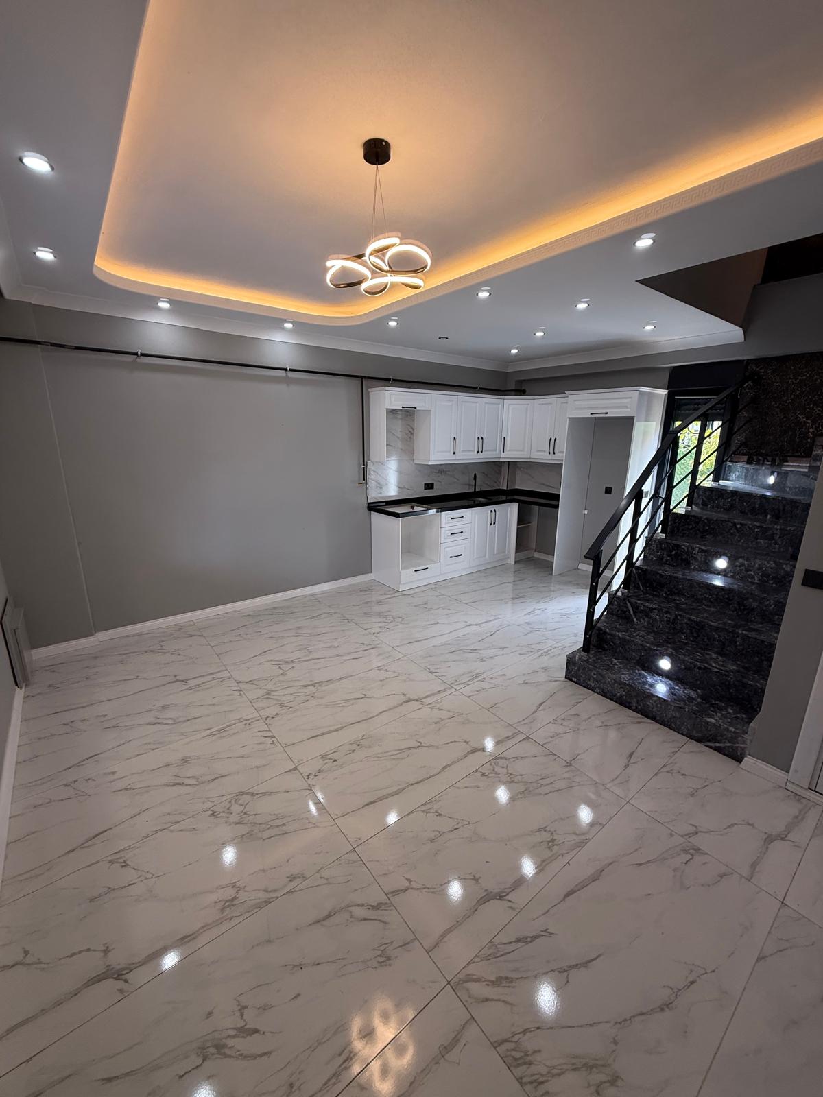 KOMPLE PANJURLU, F/P, EBEVEYN BANYOLU, YERDEN ISITMA, GRANİT ZEMİN 3+1 TRİPLEKS VİLLA! KOCAALİ ALANDERE MH