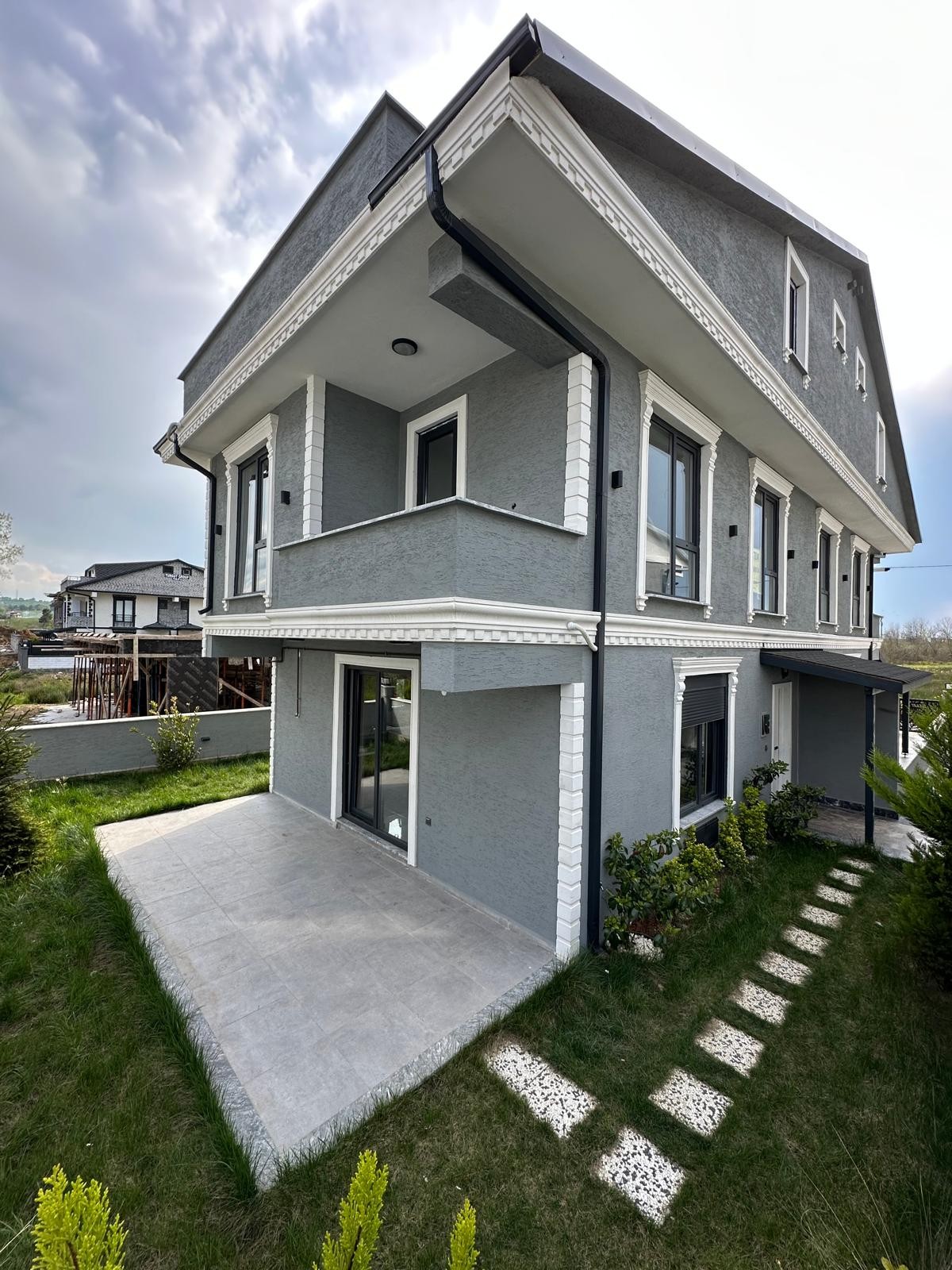 KOMBİ(PETEK), MÜSTAKİL GİRİŞ/GENİŞ BAHÇE ALANLI(L), F/P 4+1 TRİPLEKS VİLLA! KOCAALİ ALANDERE MH