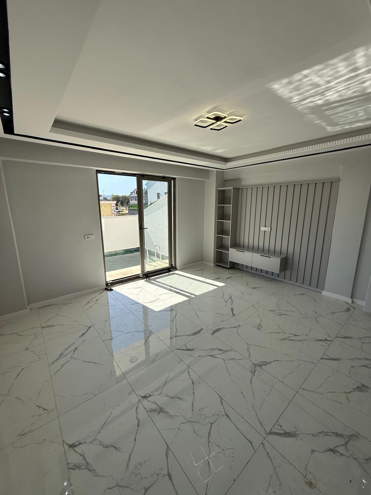 KÖŞE PARSEL, MERKEZ PLAJ, ULTRA GENİŞ BAHÇE, HAVUZLU, EBEVEYN BANYOLU, ALAÇATI TAŞ KONSEPT 4+1 TRİPLEKS VİLLA! KOCAALİ YAYLA MH