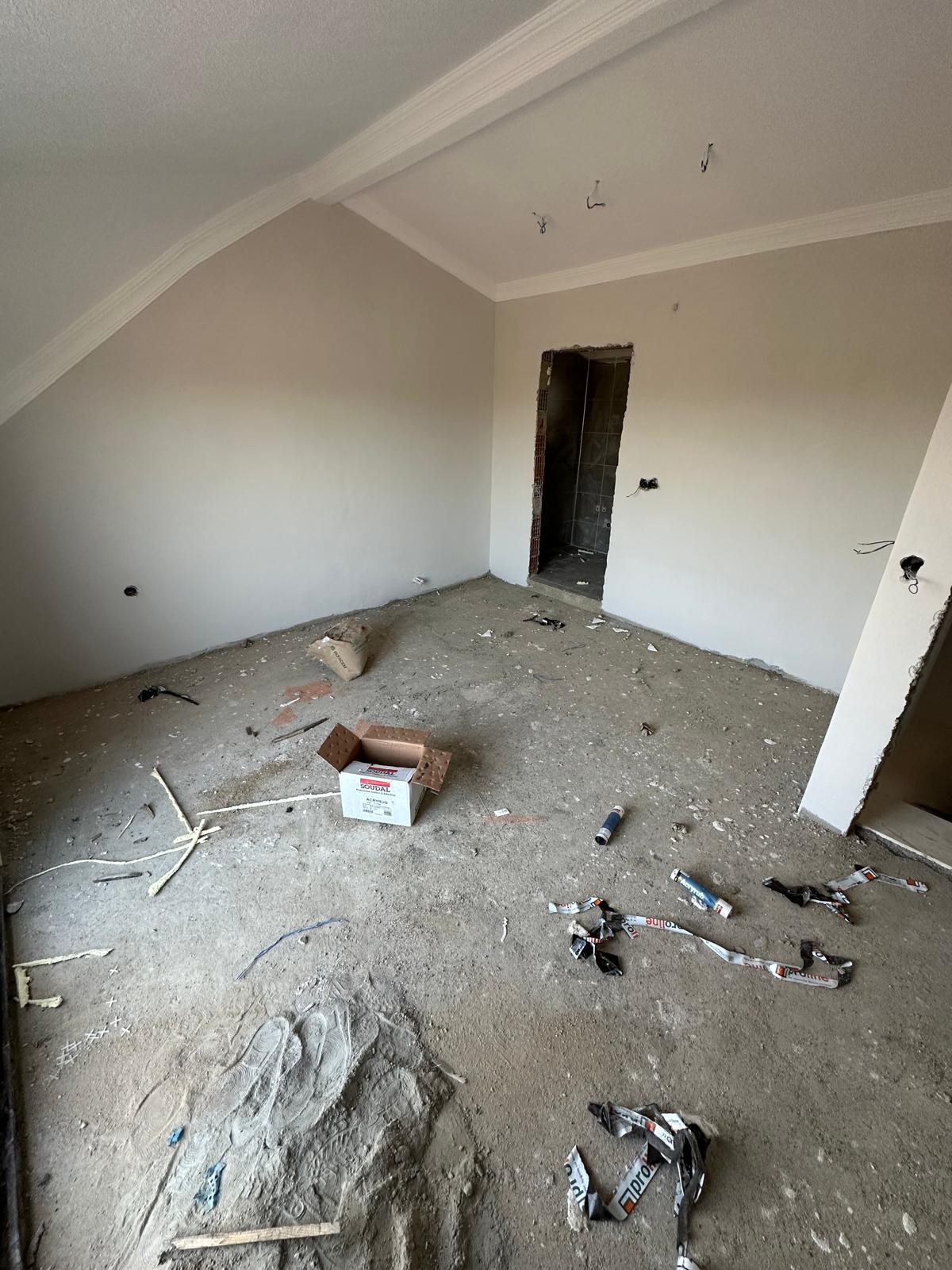 İLÇEMİZİN EN UYGUN FİYAT VİLLASI! EBEVEYN BANYO, DENİZE 50METRE, ÖN-ARKA ÇİFT BAHÇELİ 3+1 TRİPLEKS VİLLA! KOCAALİ ALANDERE MH