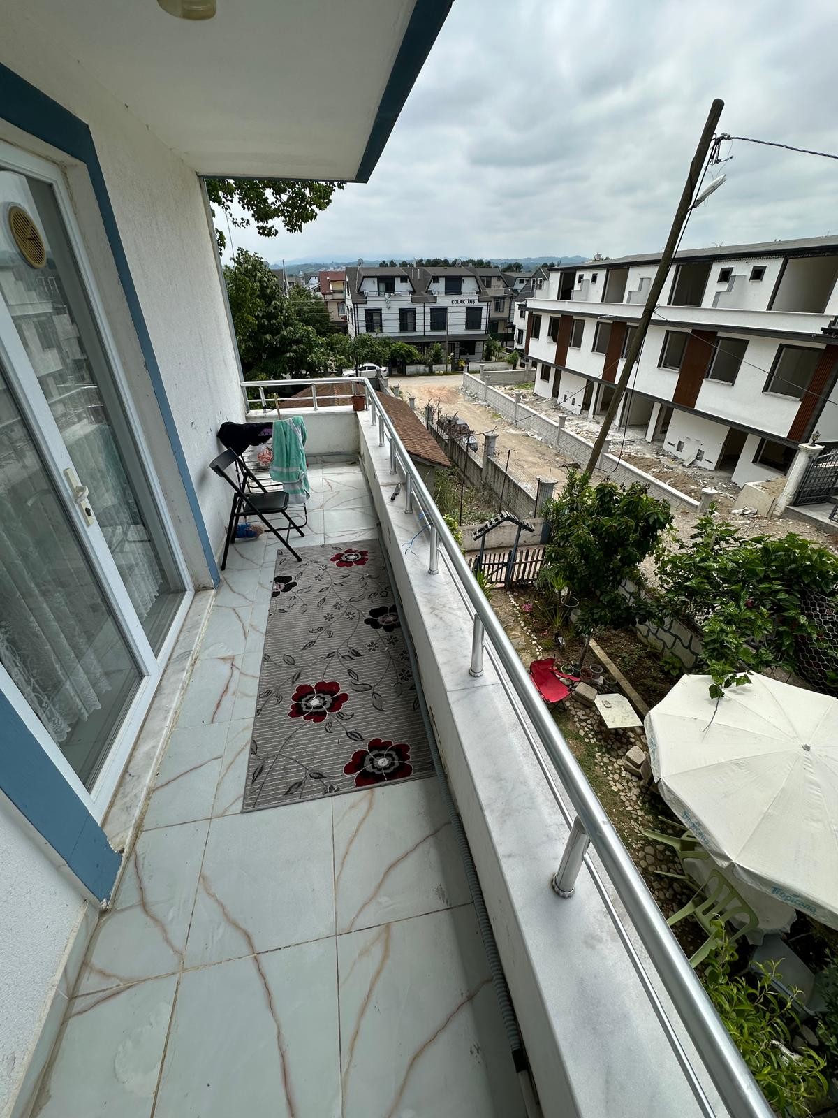 MERKEZ PLAJ, EŞYALI, DENİZE 3DK, ARA KAT, KOMBİ-PETEK, FIRSAT FİYAT 1+1 DAİRE! YALI MH