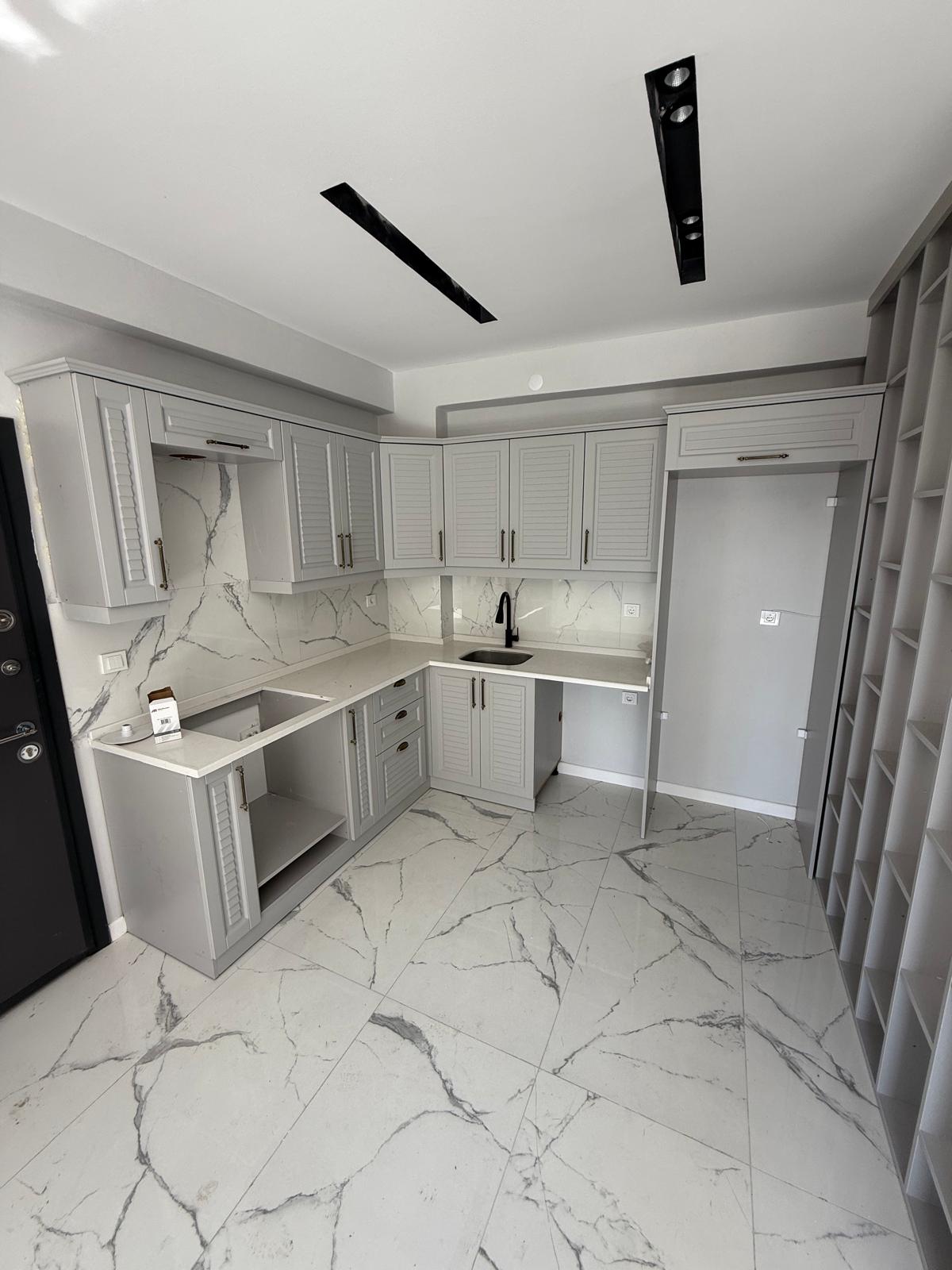 MERKEZ PLAJ, ULTRA GENİŞ BAHÇE, HAVUZLU, EBEVEYN BANYOLU, ALAÇATI TAŞ KONSEPT 4+1 TRİPLEKS VİLLA! KOCAALİ YAYLA MH