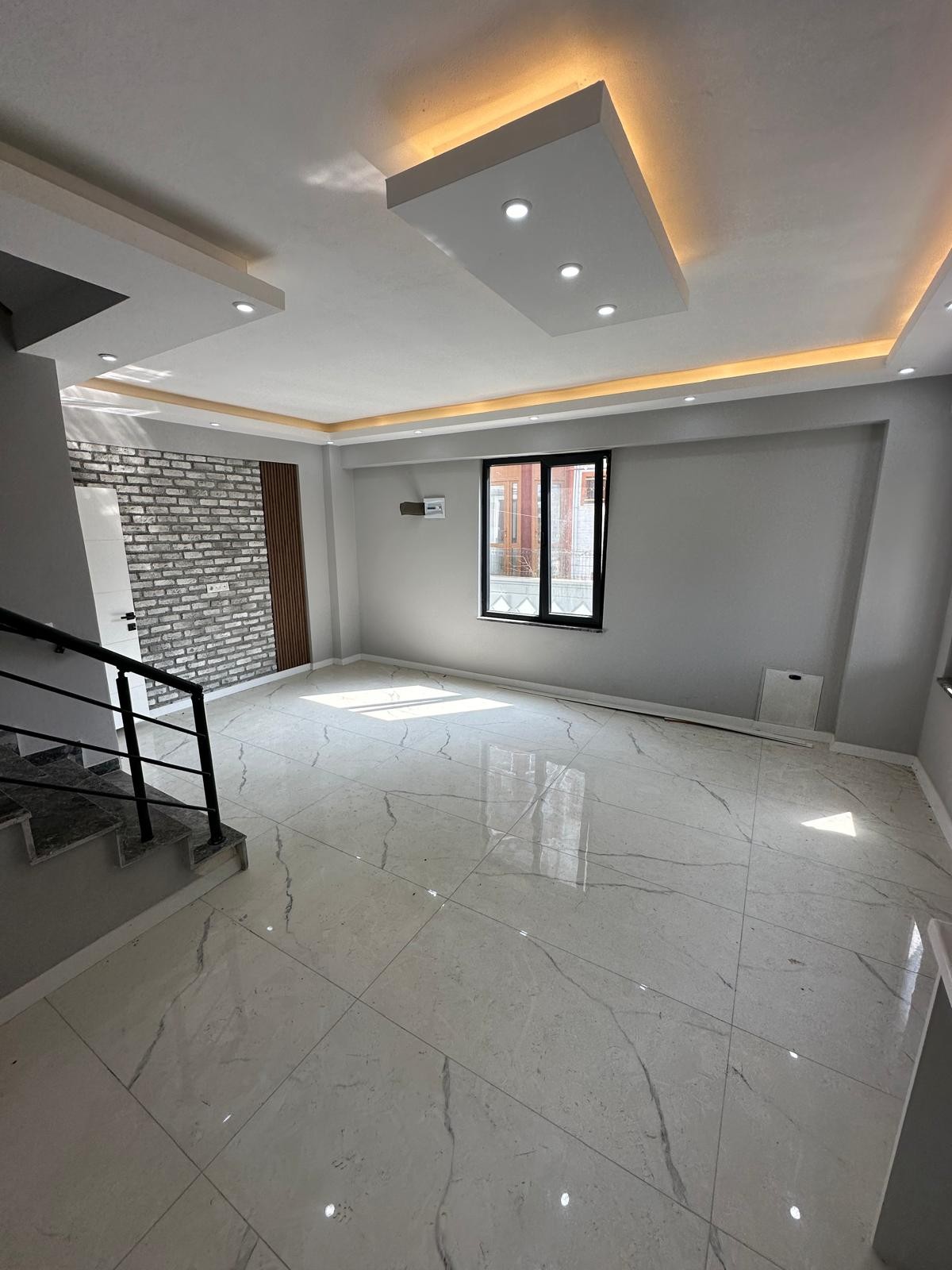 EBEVEYN BANYOLU, KOMPLE GRANİT ZEMİN, YERDEN ISITMA 3+1 TRİPLEKS VİLLA! KOCAALİ ALANDERE MH