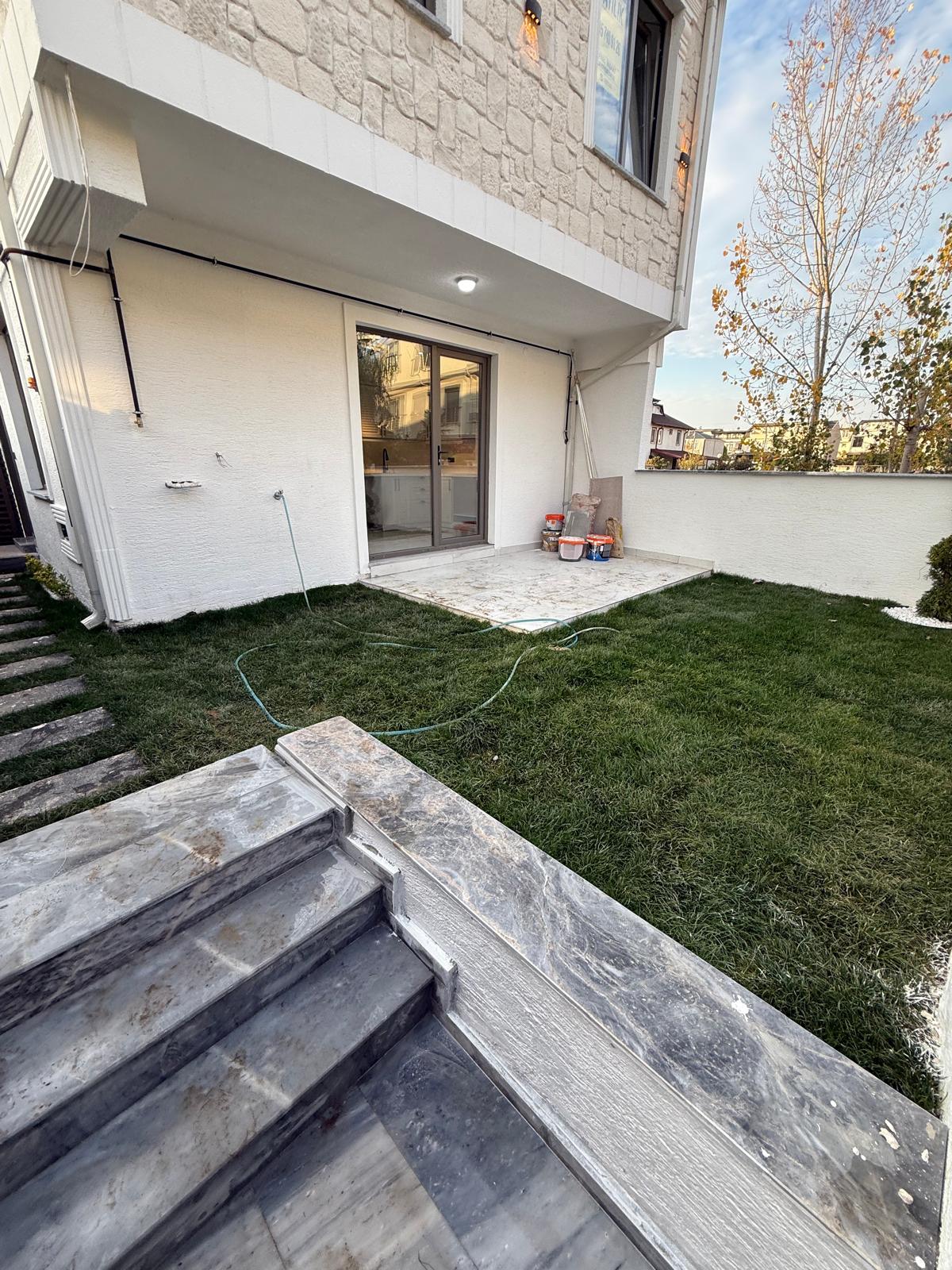 MERKEZ PLAJ, FIRSAT FİYAT, ÖN CEPHE, LÜKS DİZAYN, ALAÇATI TAŞ KONSEPT, EBEVEYN BANYO 3+1 TRİPLEKS VİLLA! KOCAALİ YALI MH